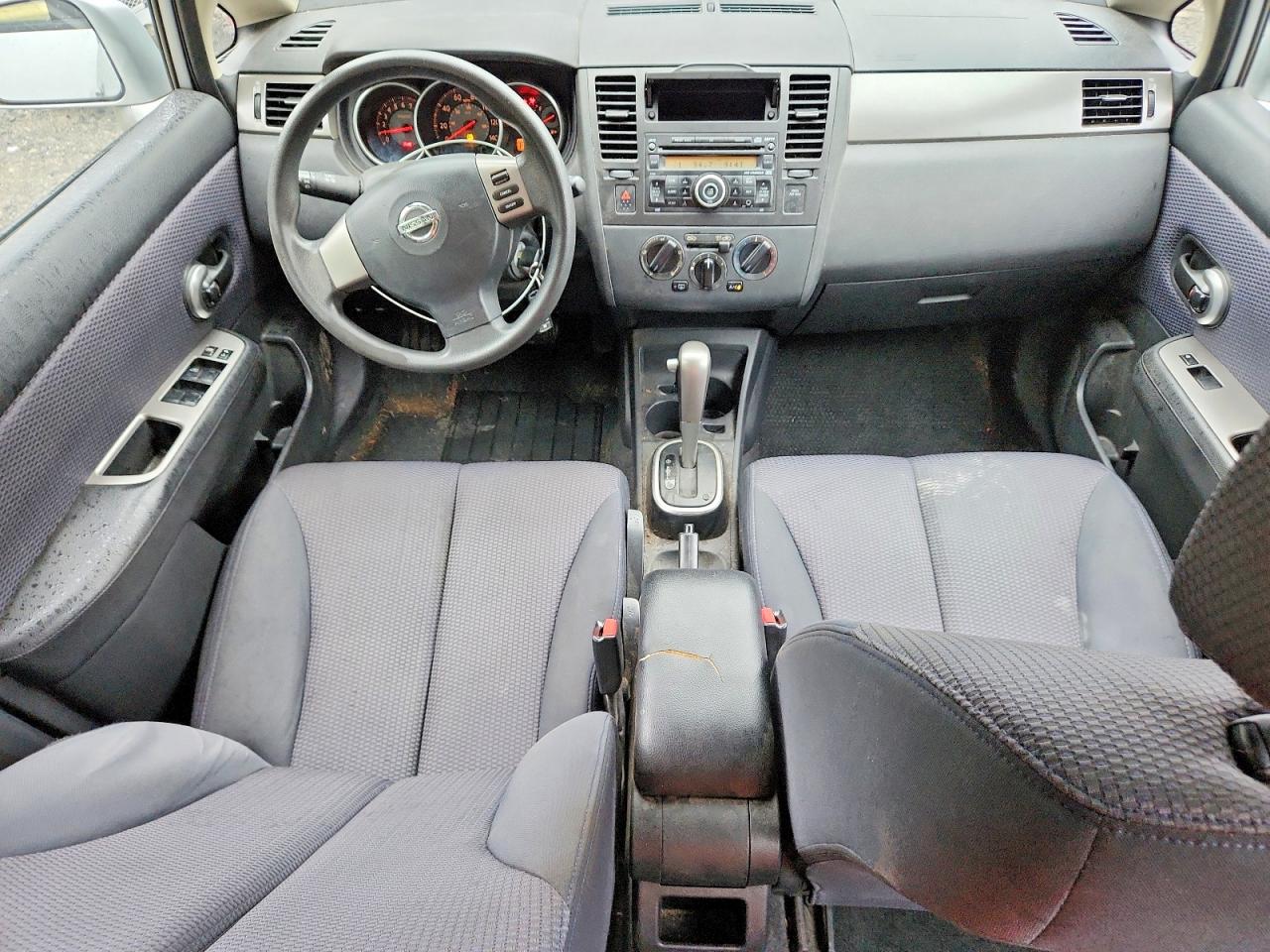 2007 Nissan Versa Silver vin: 3N1BC13E17L390328