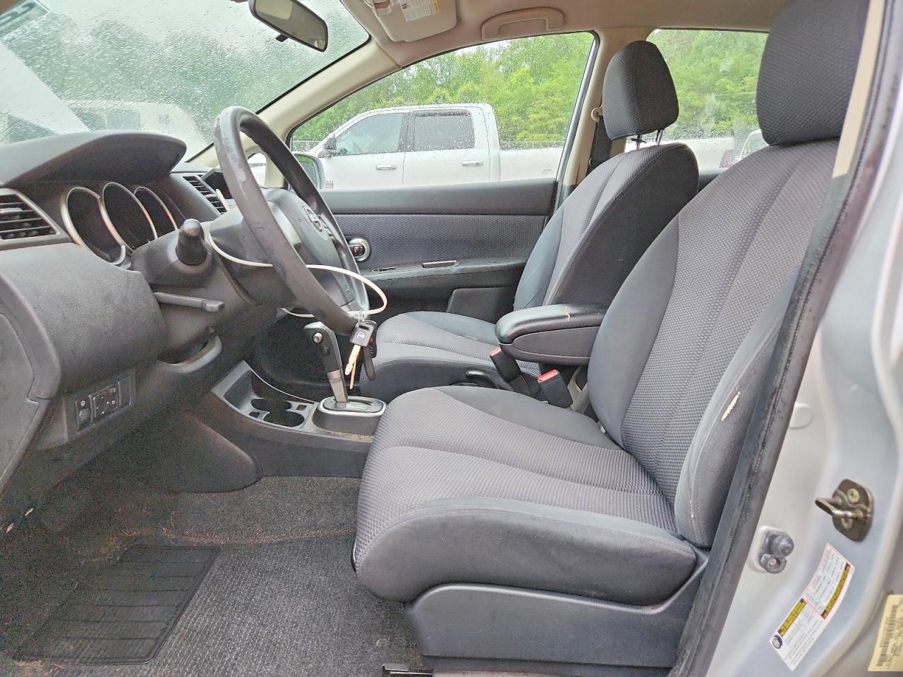 2007 Nissan Versa Silver vin: 3N1BC13E17L390328