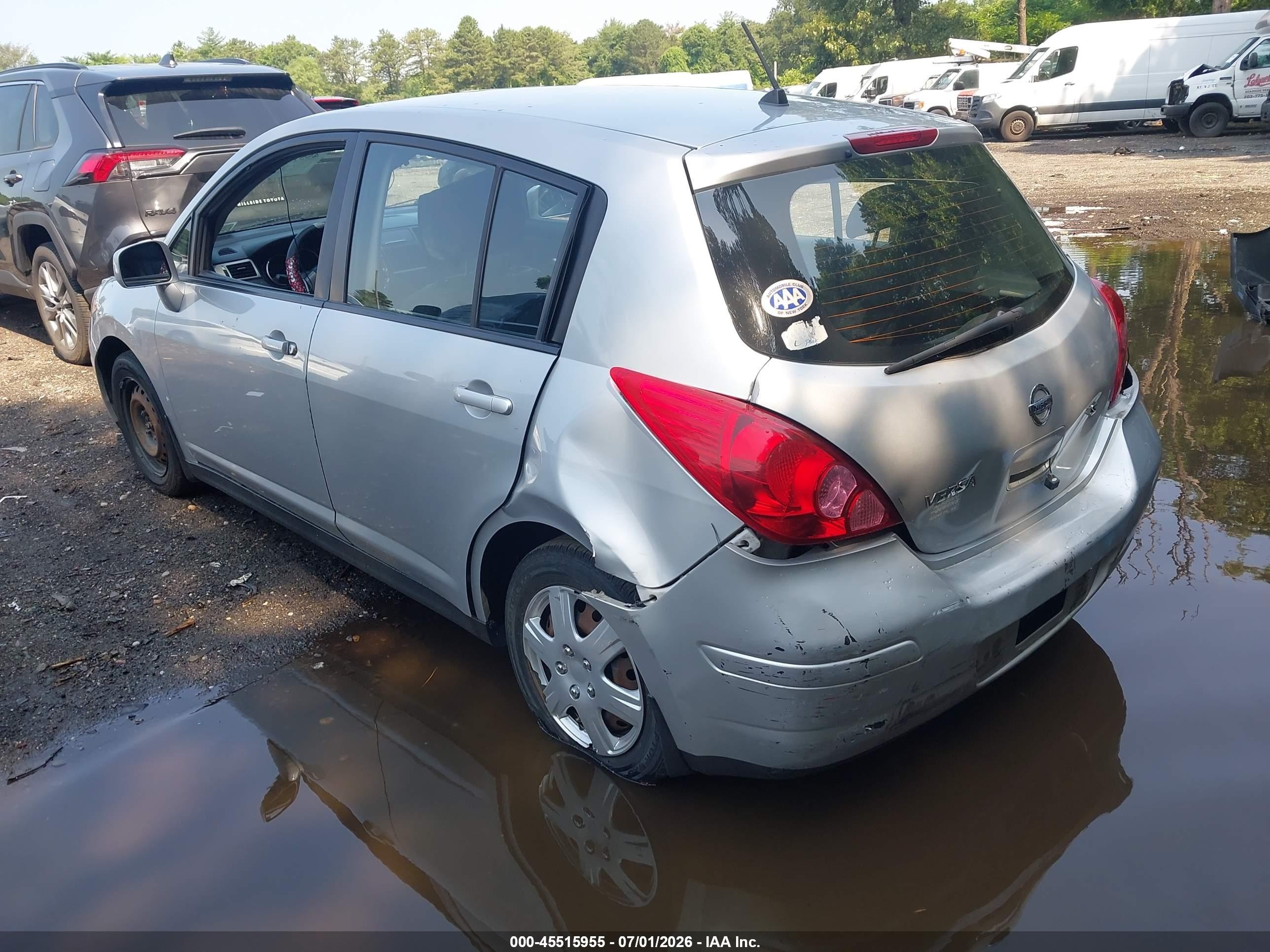 2007 Nissan Versa 1.8s Silver vin: 3N1BC13E17L460099