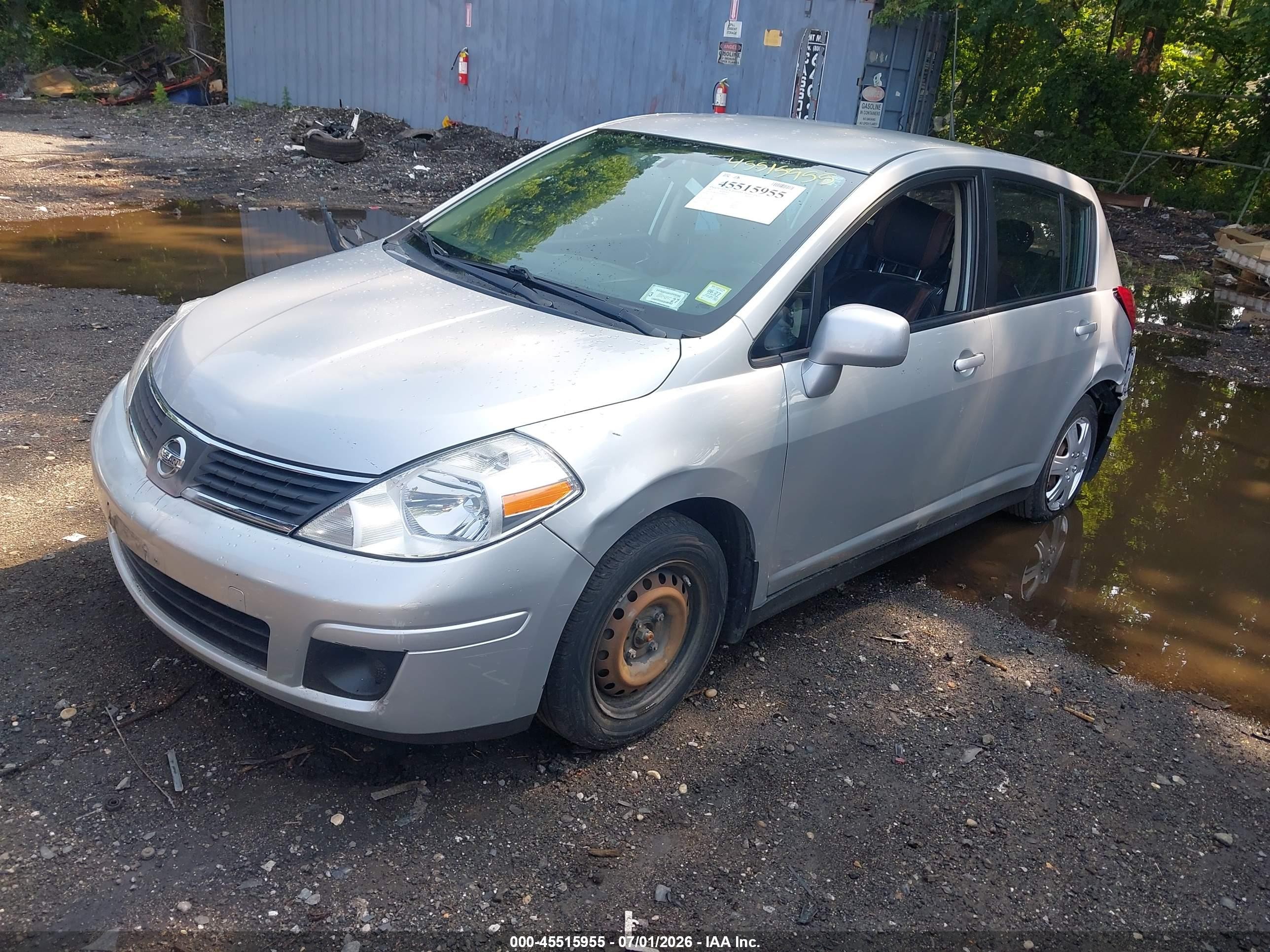 2007 Nissan Versa 1.8s Silver vin: 3N1BC13E17L460099