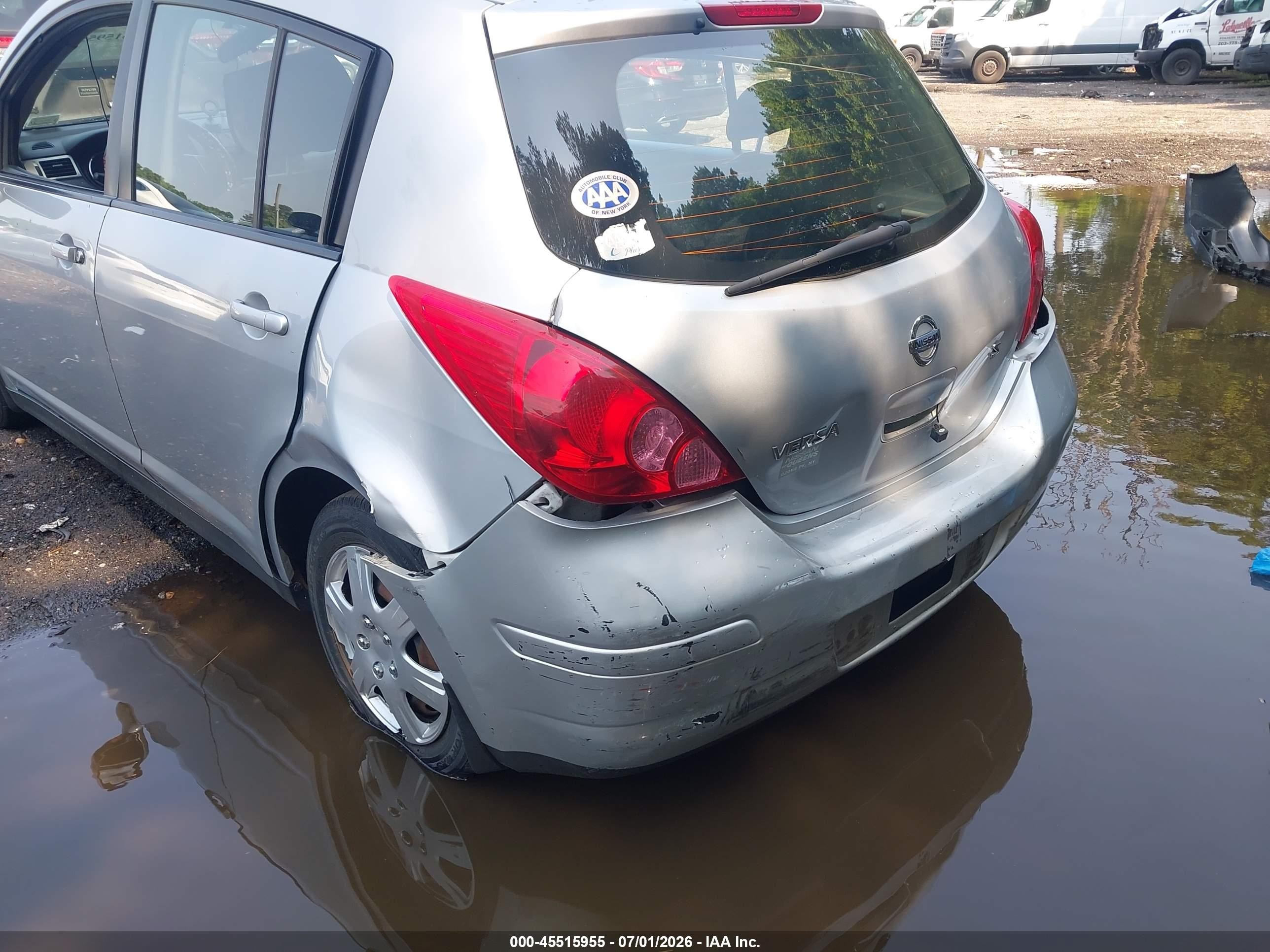 2007 Nissan Versa 1.8s Silver vin: 3N1BC13E17L460099