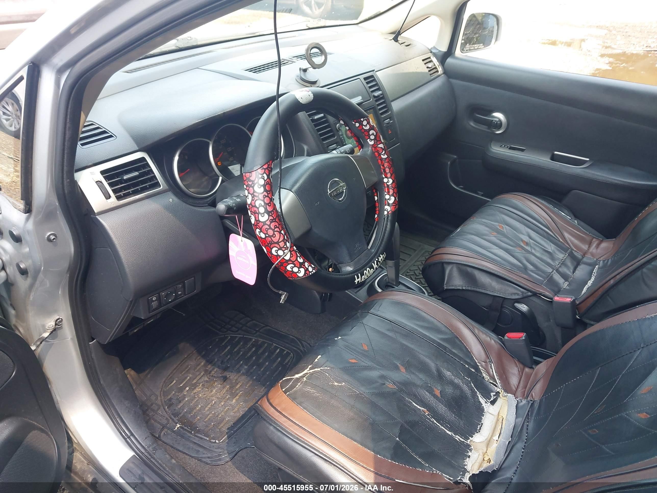 2007 Nissan Versa 1.8s Silver vin: 3N1BC13E17L460099