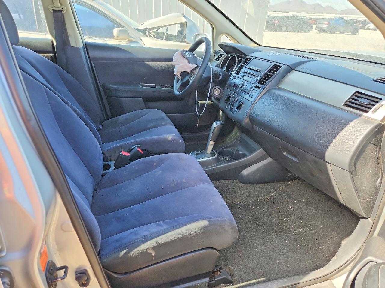 2008 Nissan Versa 1.8 S Серебряный vin: 3N1BC13E18L383073