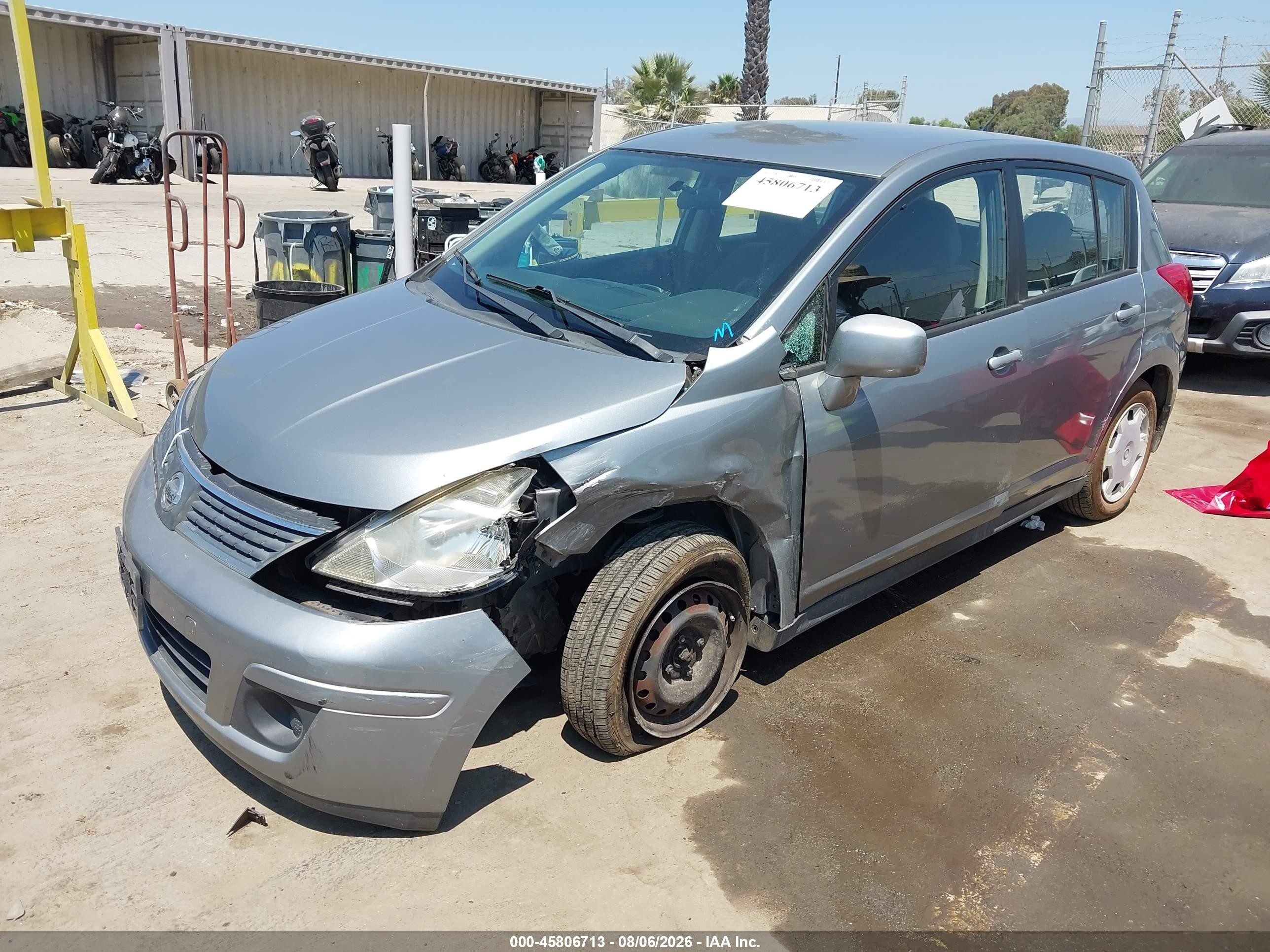 2008 Nissan Versa 1.8 S Серебряный vin: 3N1BC13E18L386765