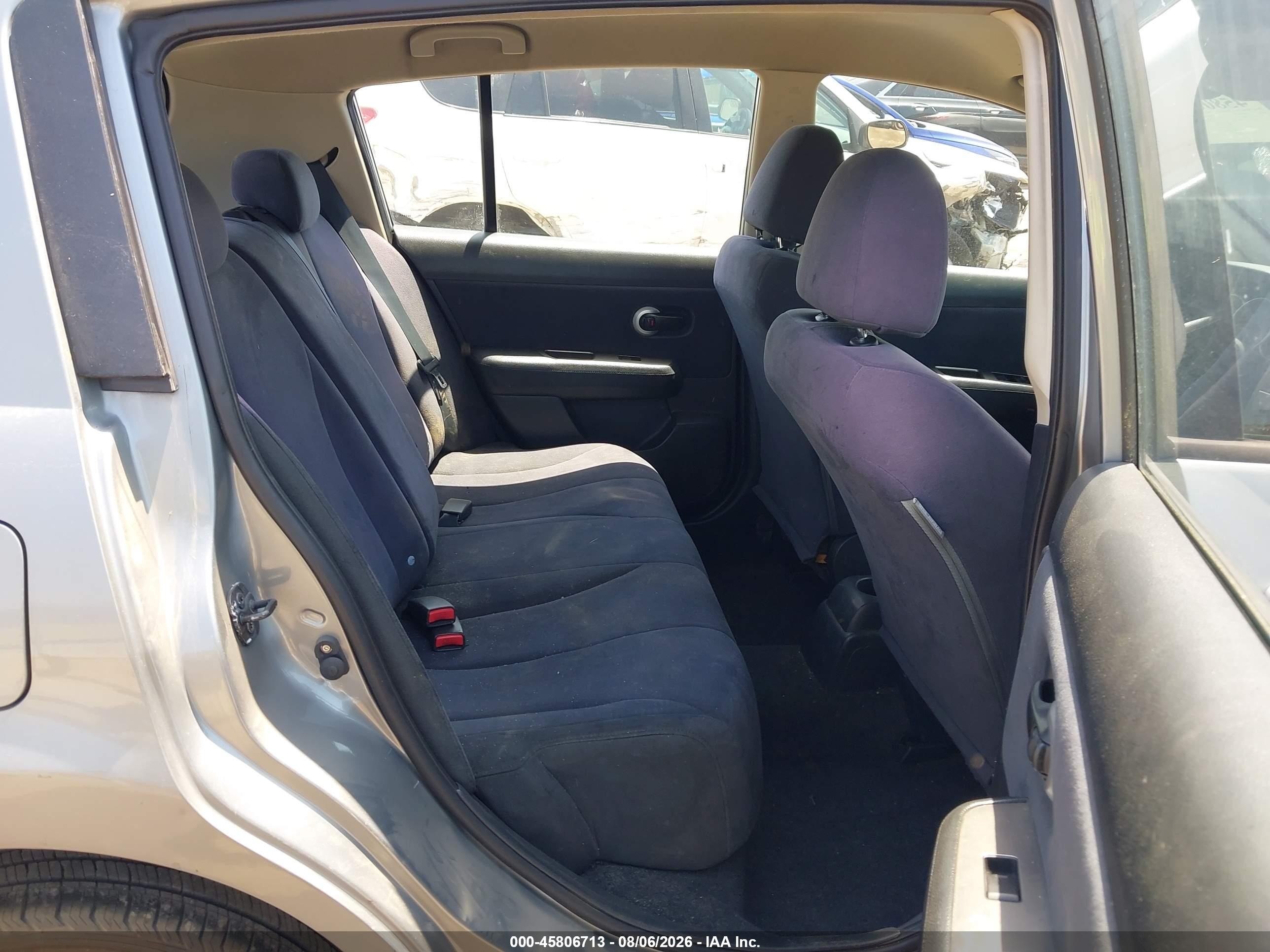 2008 Nissan Versa 1.8 S Серебряный vin: 3N1BC13E18L386765