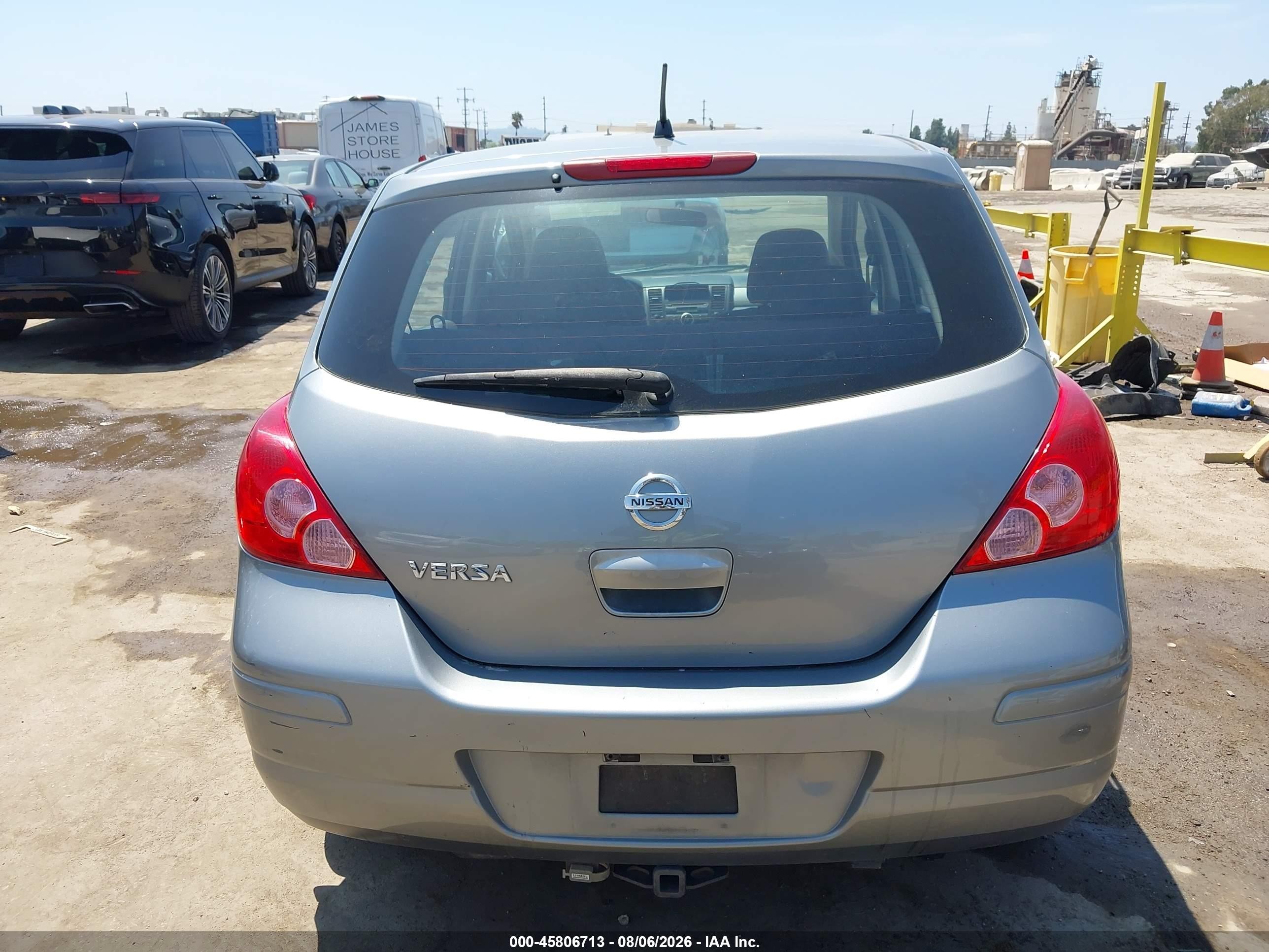 2008 Nissan Versa 1.8 S Серебряный vin: 3N1BC13E18L386765