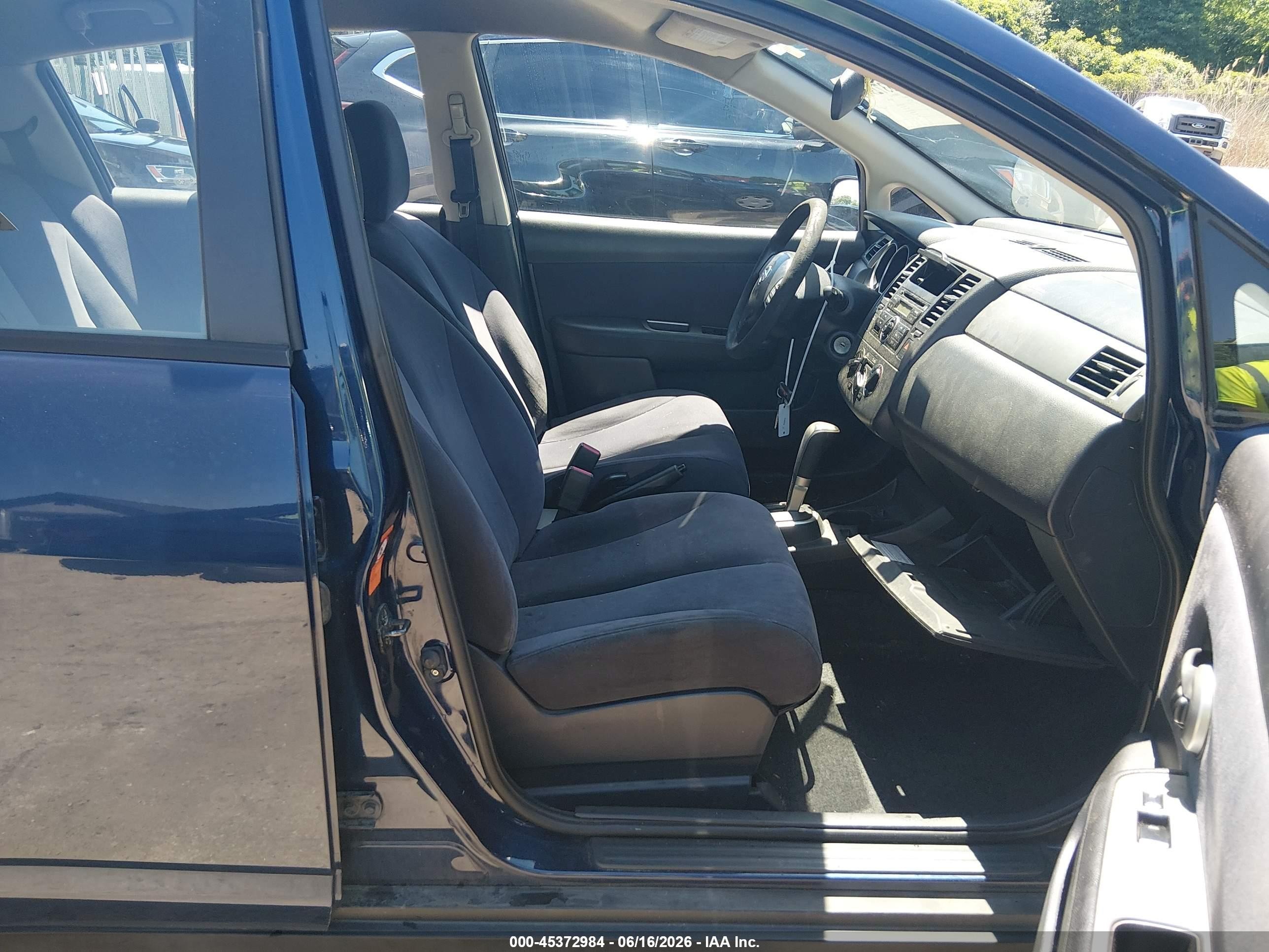 2008 Nissan Versa 1.8 S Blue vin: 3N1BC13E18L389701