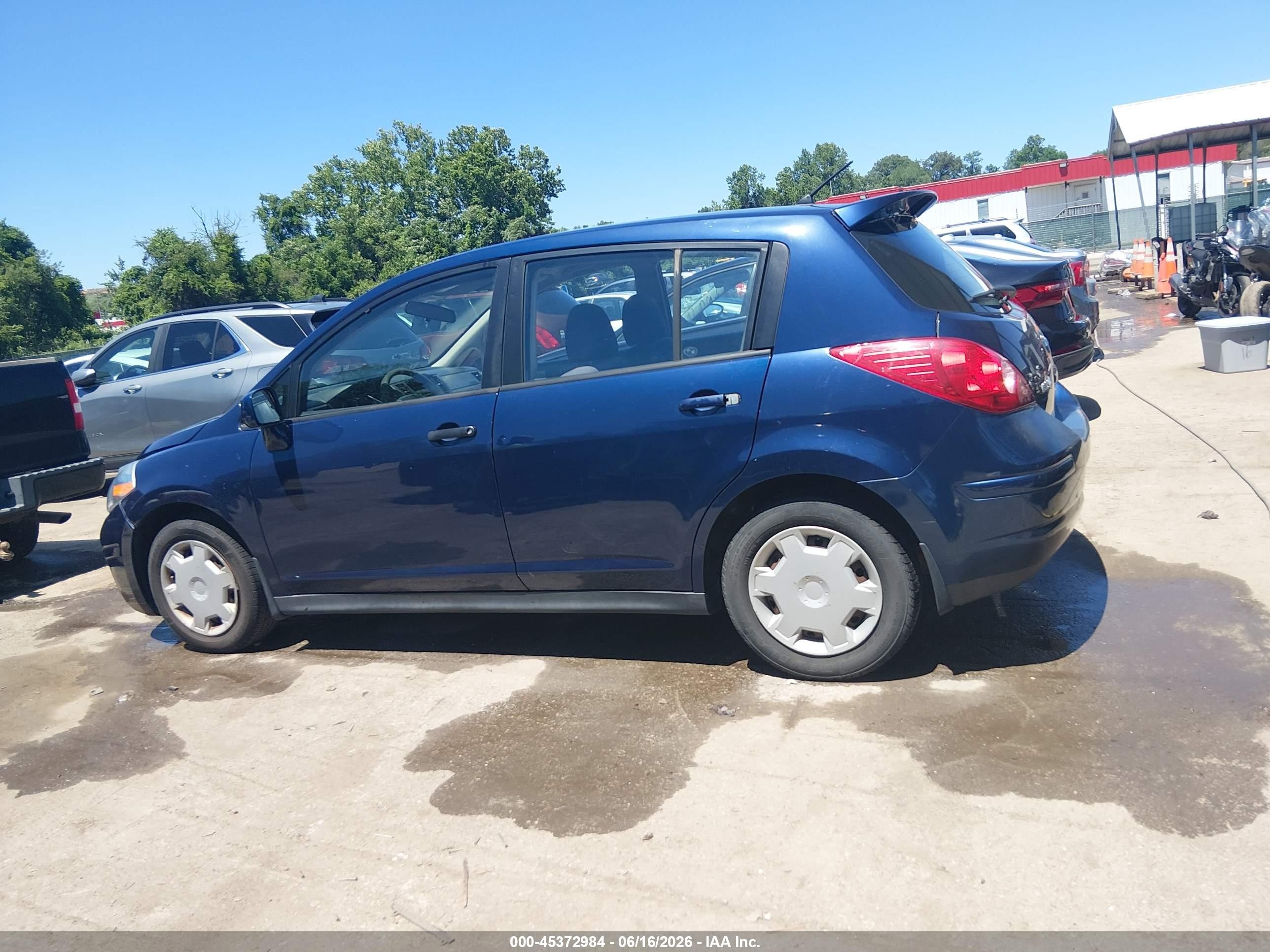 2008 Nissan Versa 1.8 S Blue vin: 3N1BC13E18L389701