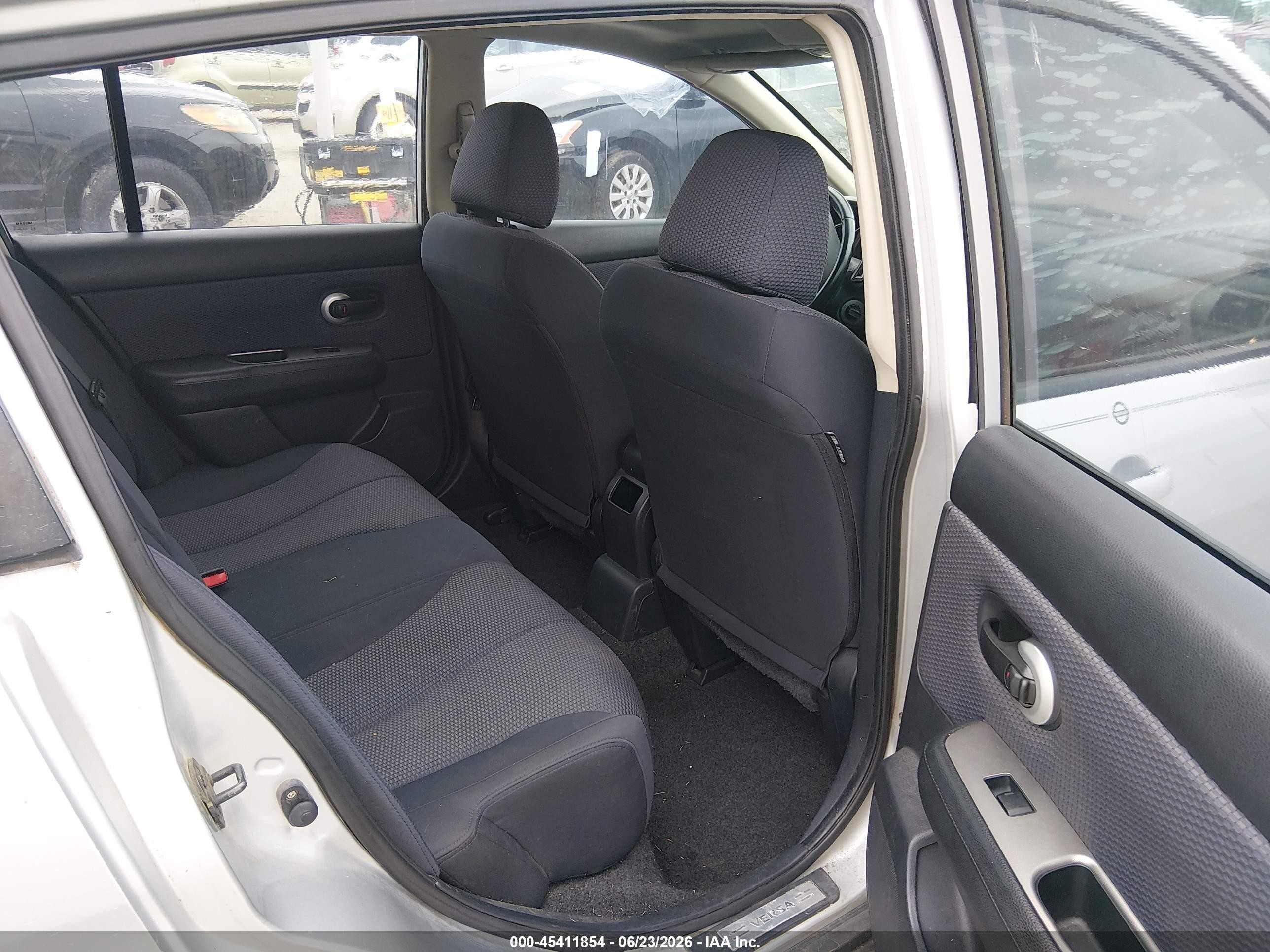 2008 Nissan Versa 1.8sl Silver vin: 3N1BC13E18L412796