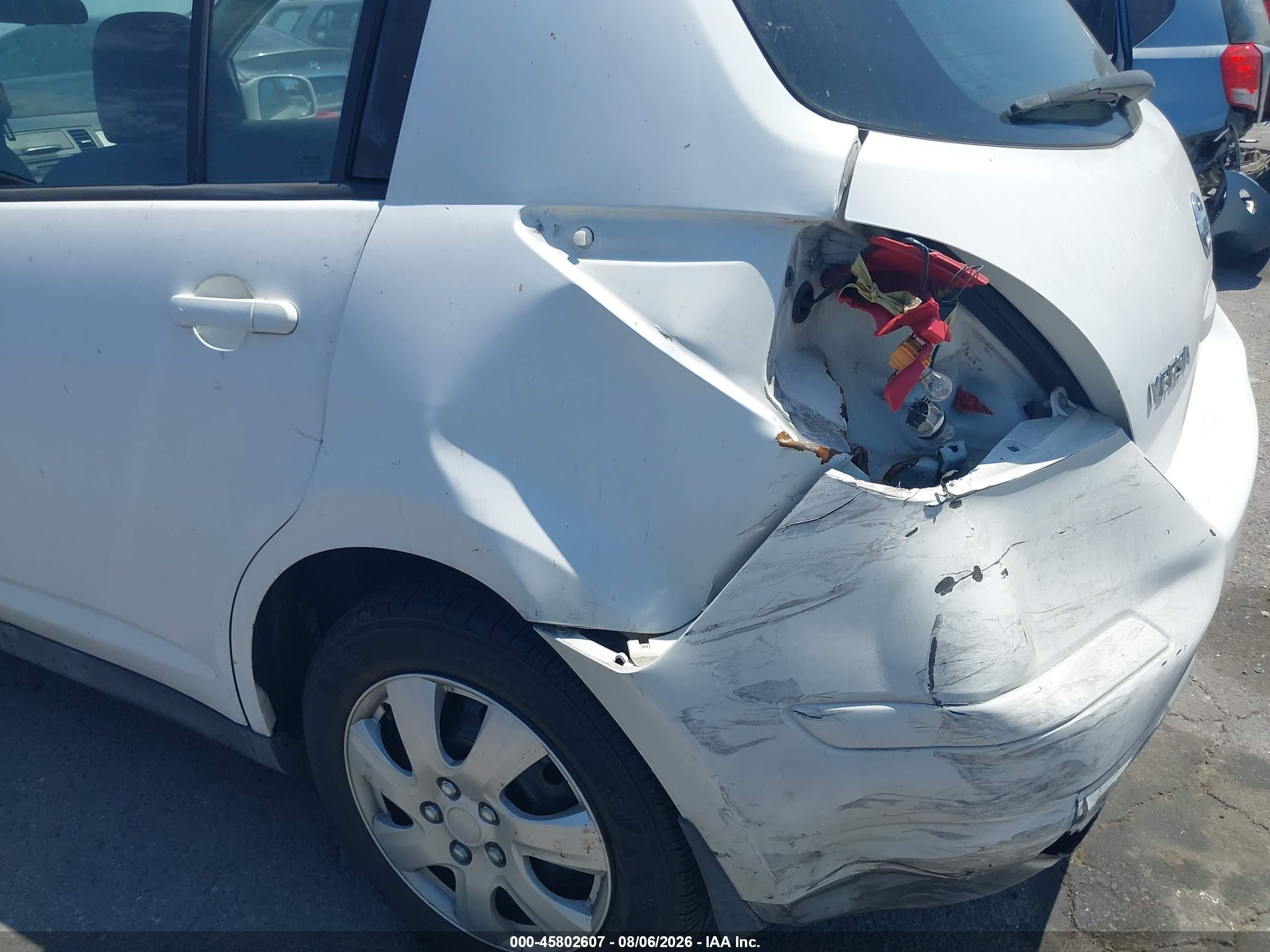 2008 Nissan Versa 1.8s White vin: 3N1BC13E18L440954