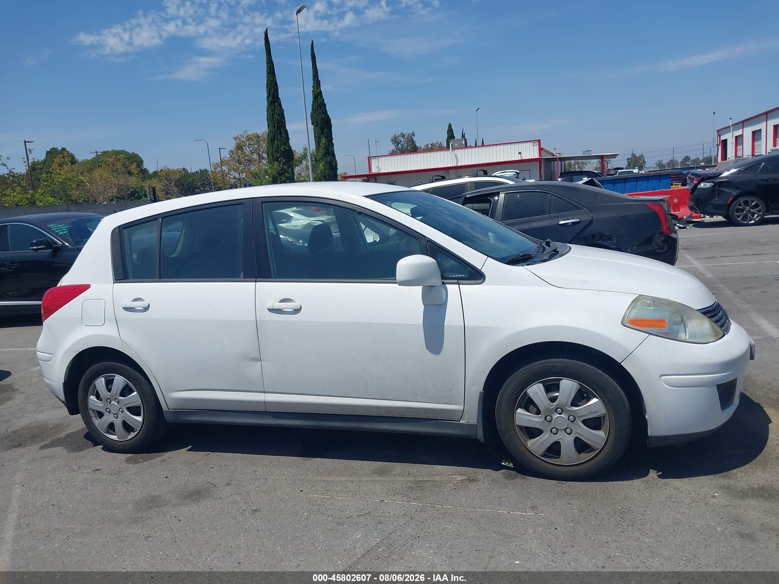 2008 Nissan Versa 1.8s White vin: 3N1BC13E18L440954