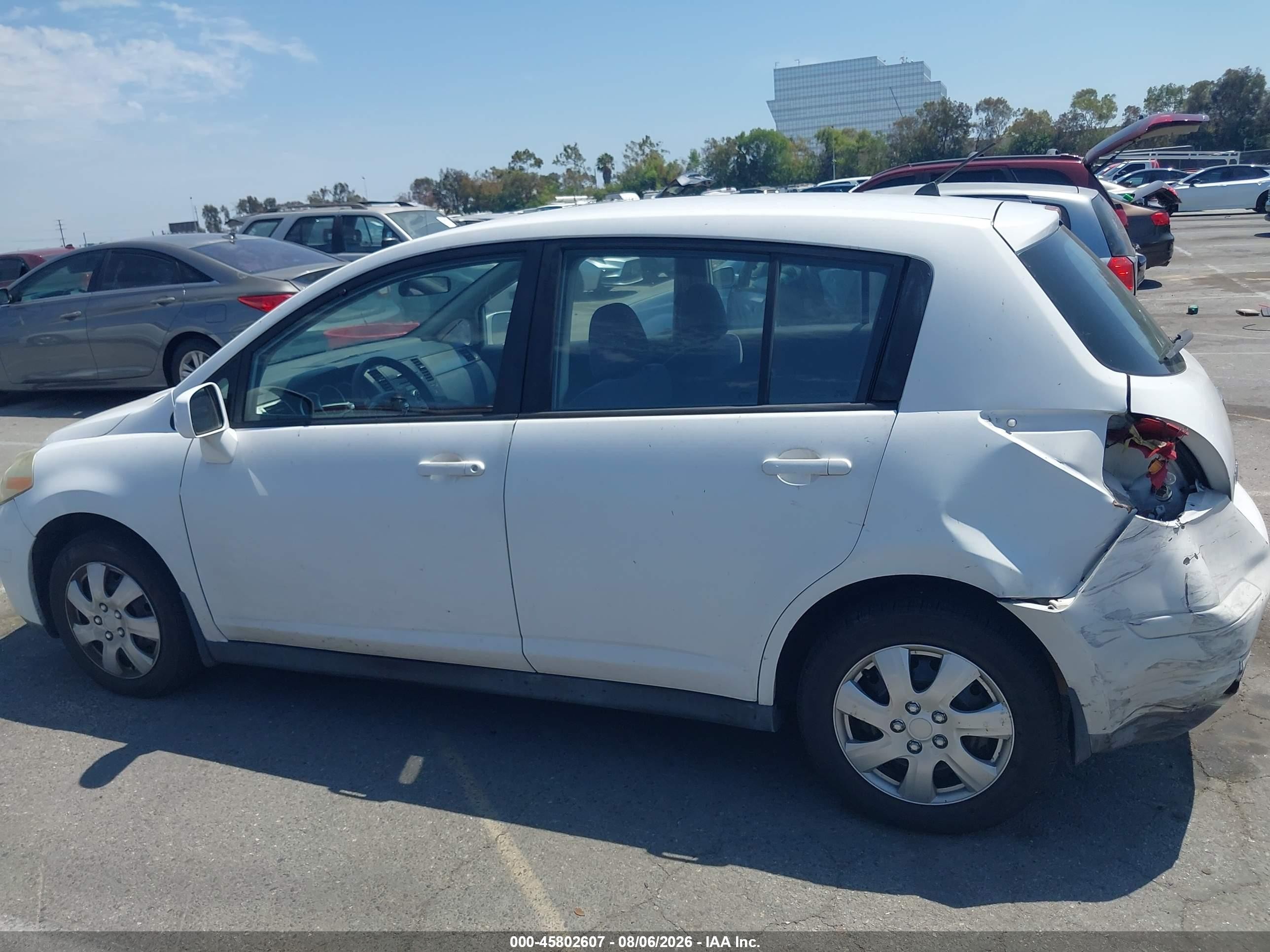 2008 Nissan Versa 1.8s White vin: 3N1BC13E18L440954