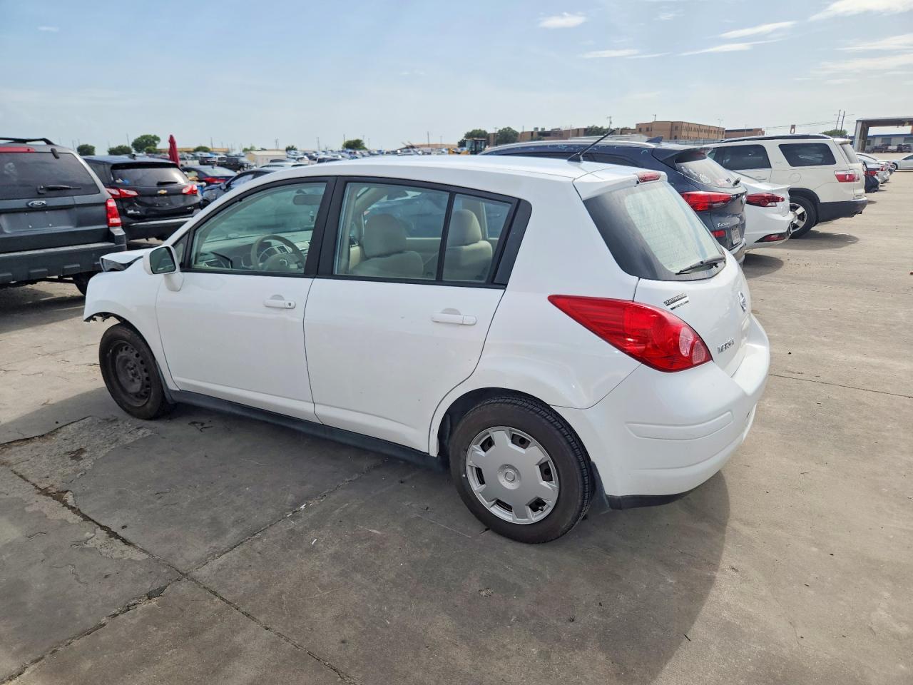 2008 Nissan Versa 1.8 S White vin: 3N1BC13E18L449797