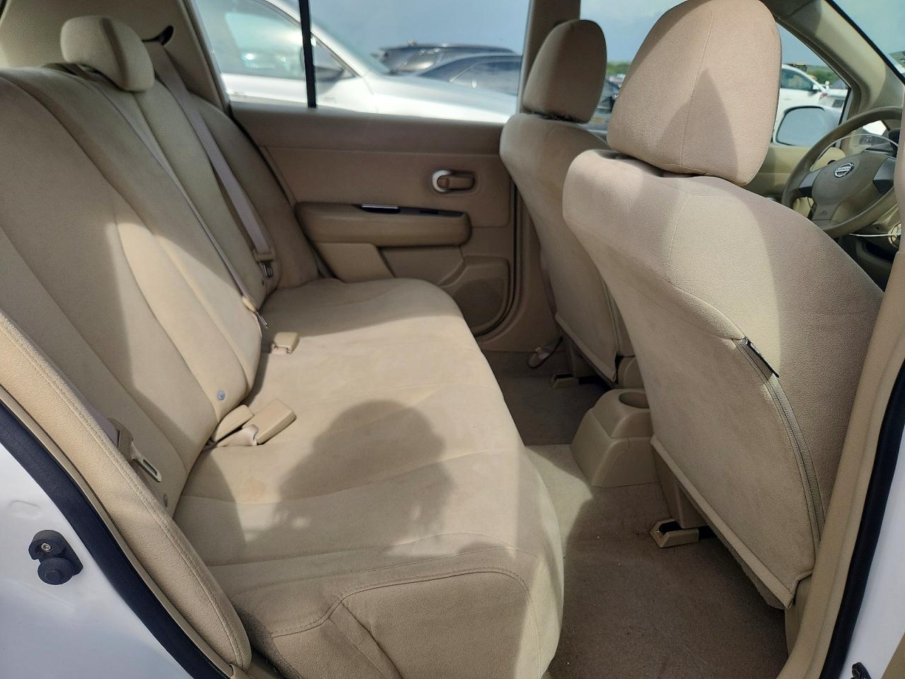 2008 Nissan Versa 1.8 S White vin: 3N1BC13E18L449797