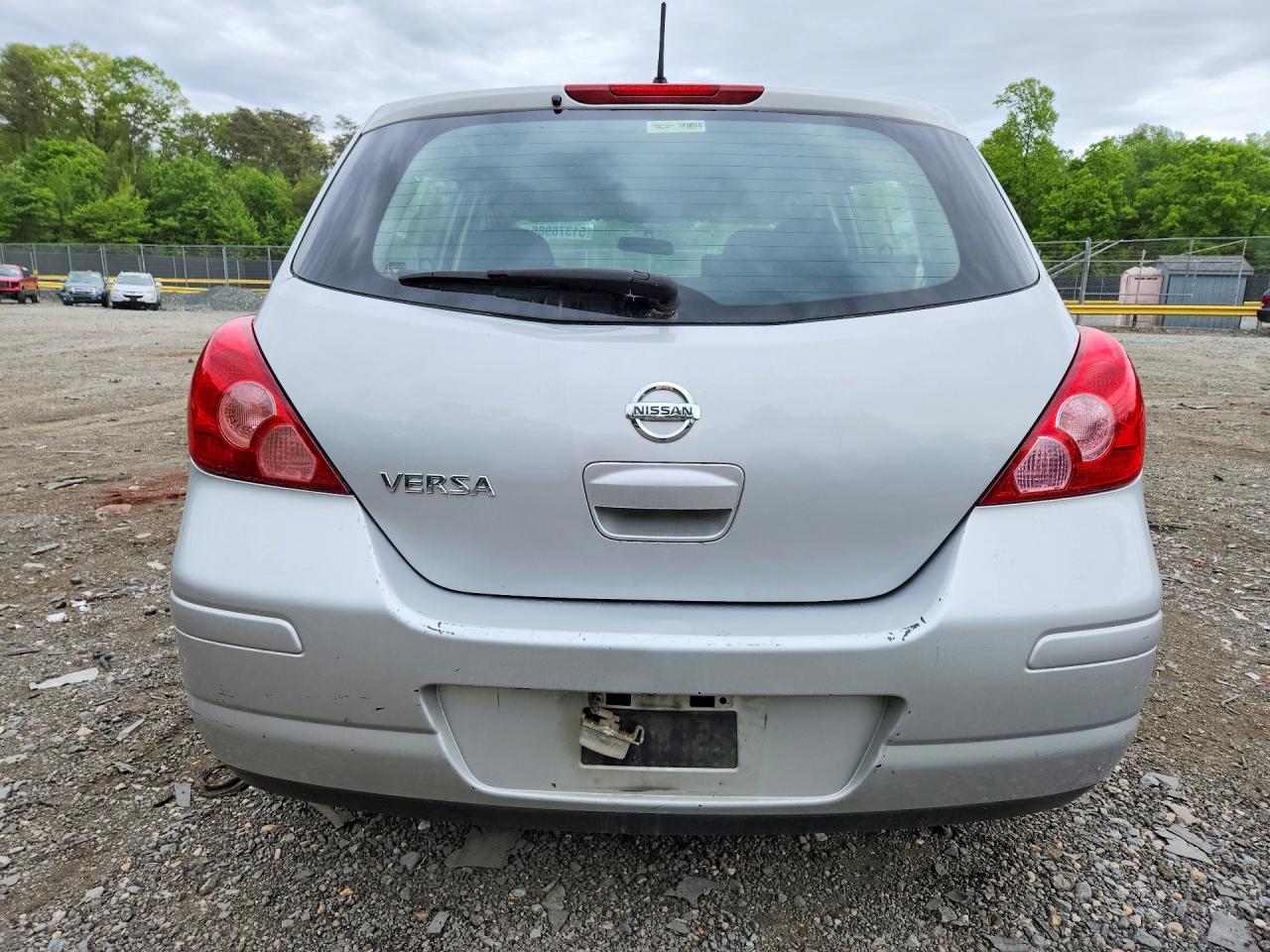 2008 Nissan Versa 1.8 S Silver vin: 3N1BC13E18L458001