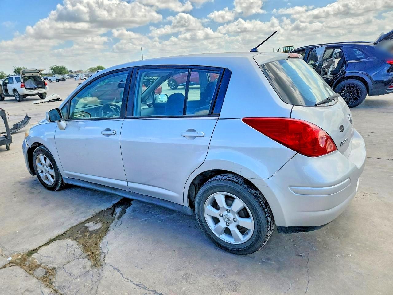 2009 Nissan Versa S/sl Серебряный vin: 3N1BC13E19L410127