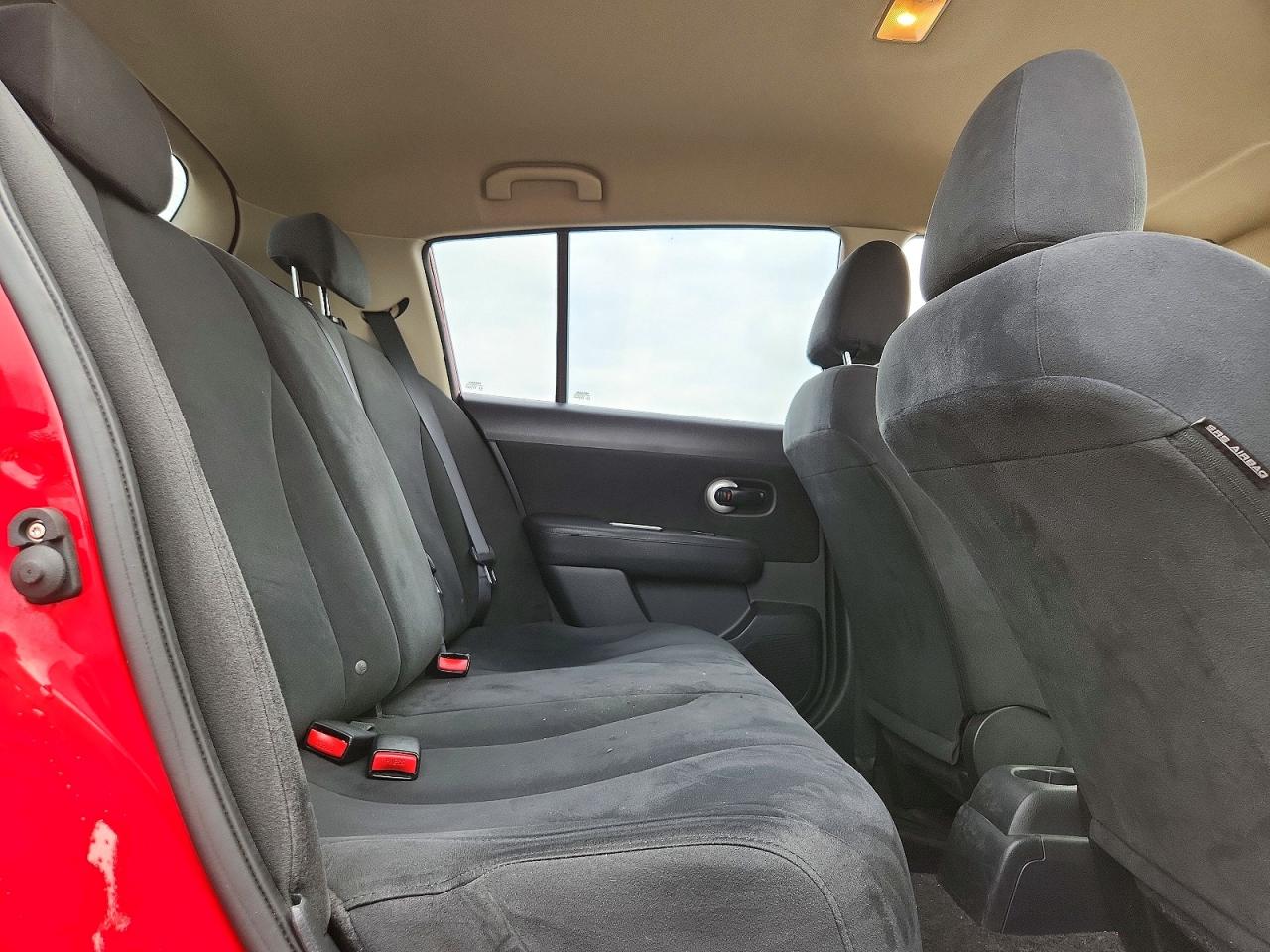 2009 Nissan Versa 1.8 S Red vin: 3N1BC13E19L458775