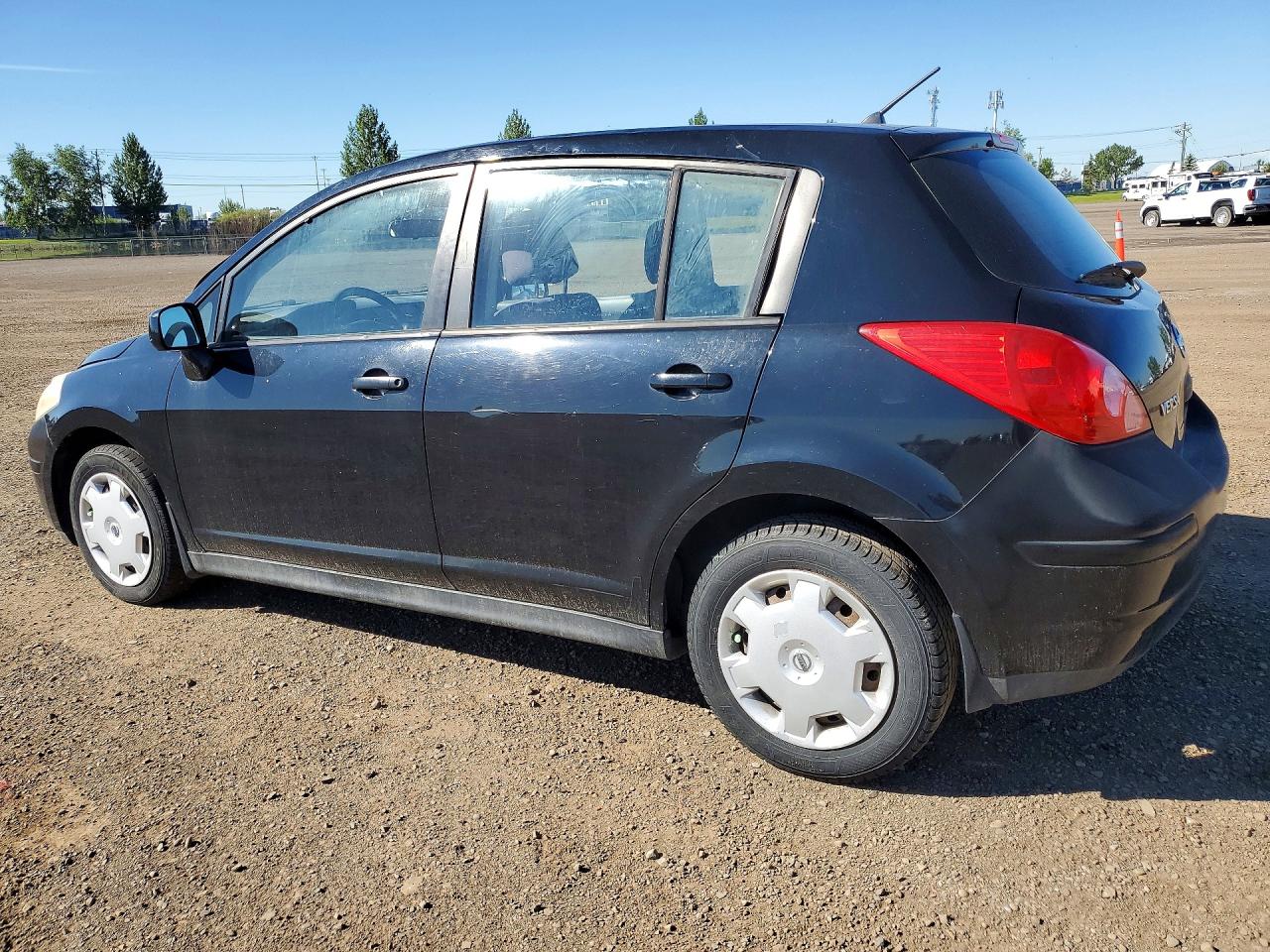 2007 Nissan Versa 1.8 S Черный vin: 3N1BC13E27L351361