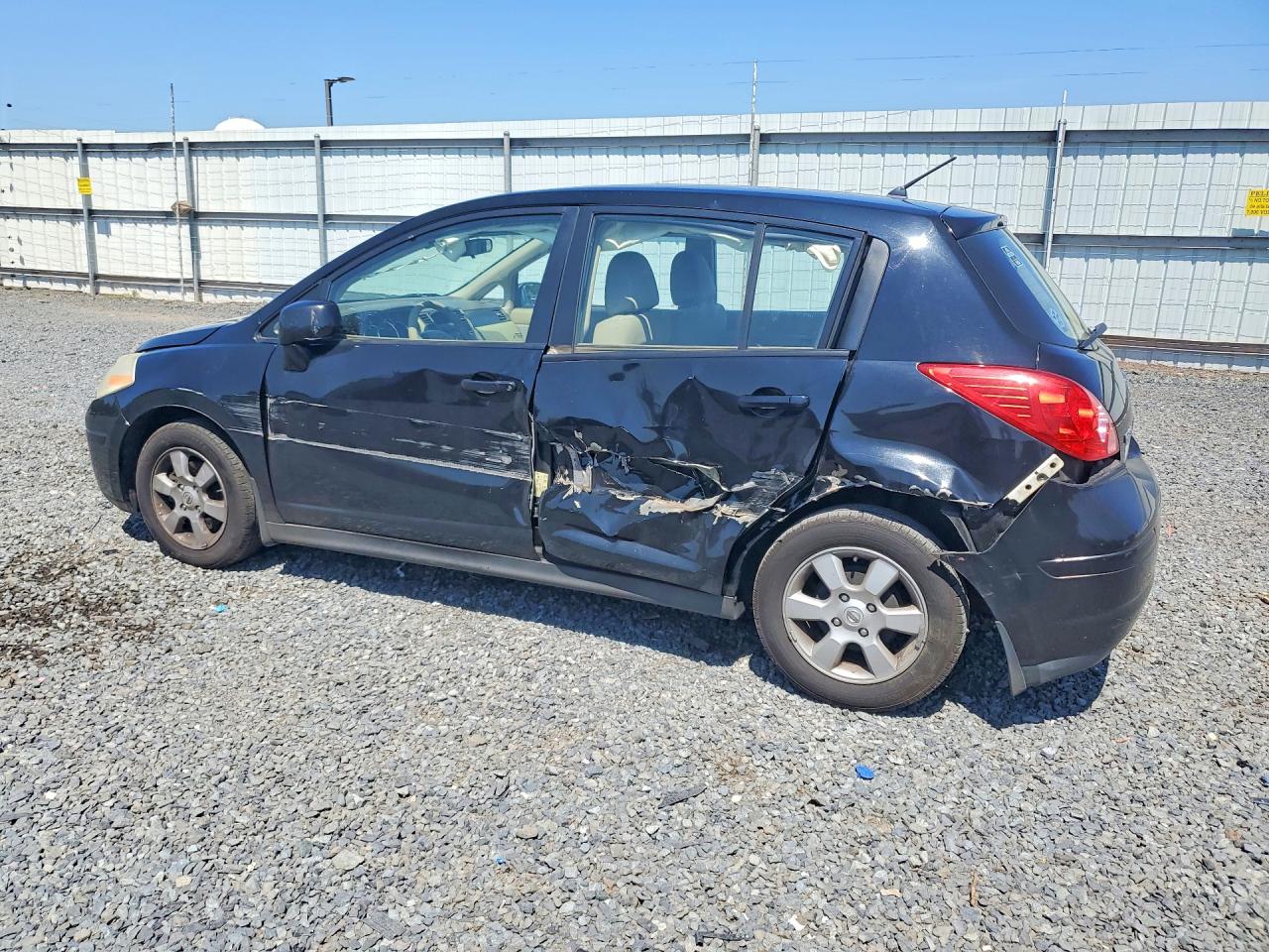 2007 Nissan Versa 1.8 S Black vin: 3N1BC13E27L353188