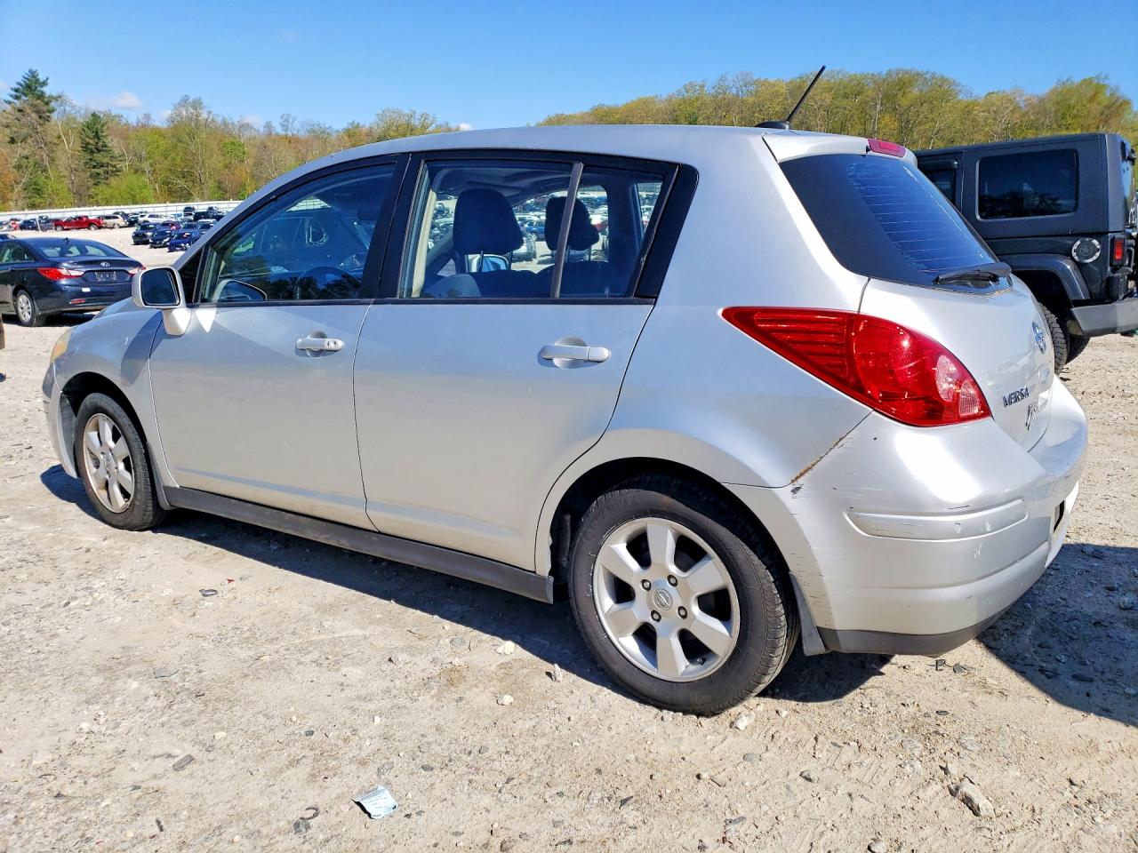 2007 Nissan Versa 1.8 S Silver vin: 3N1BC13E27L371612