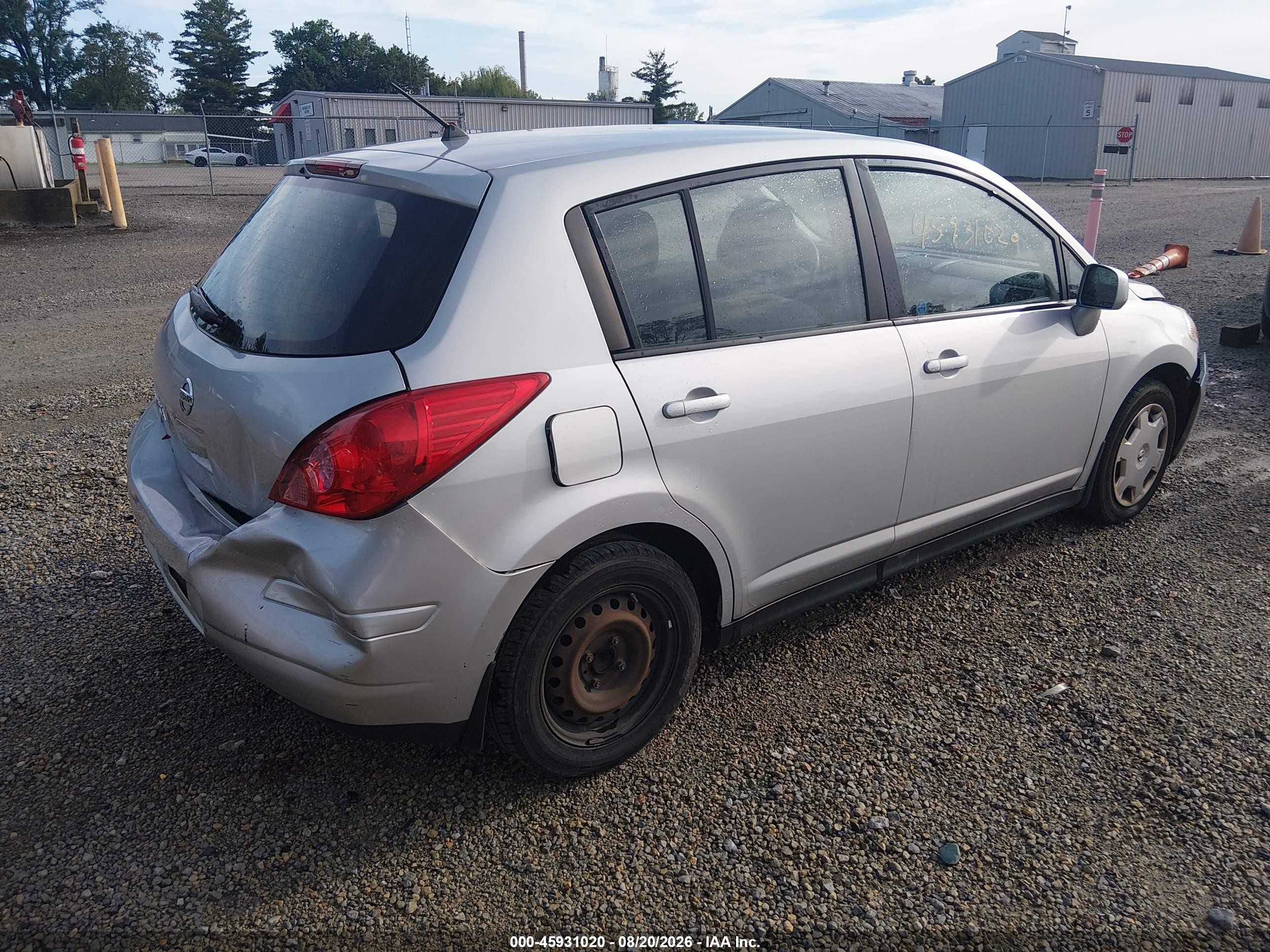 2007 Nissan Versa 1.8s Серебряный vin: 3N1BC13E27L389396