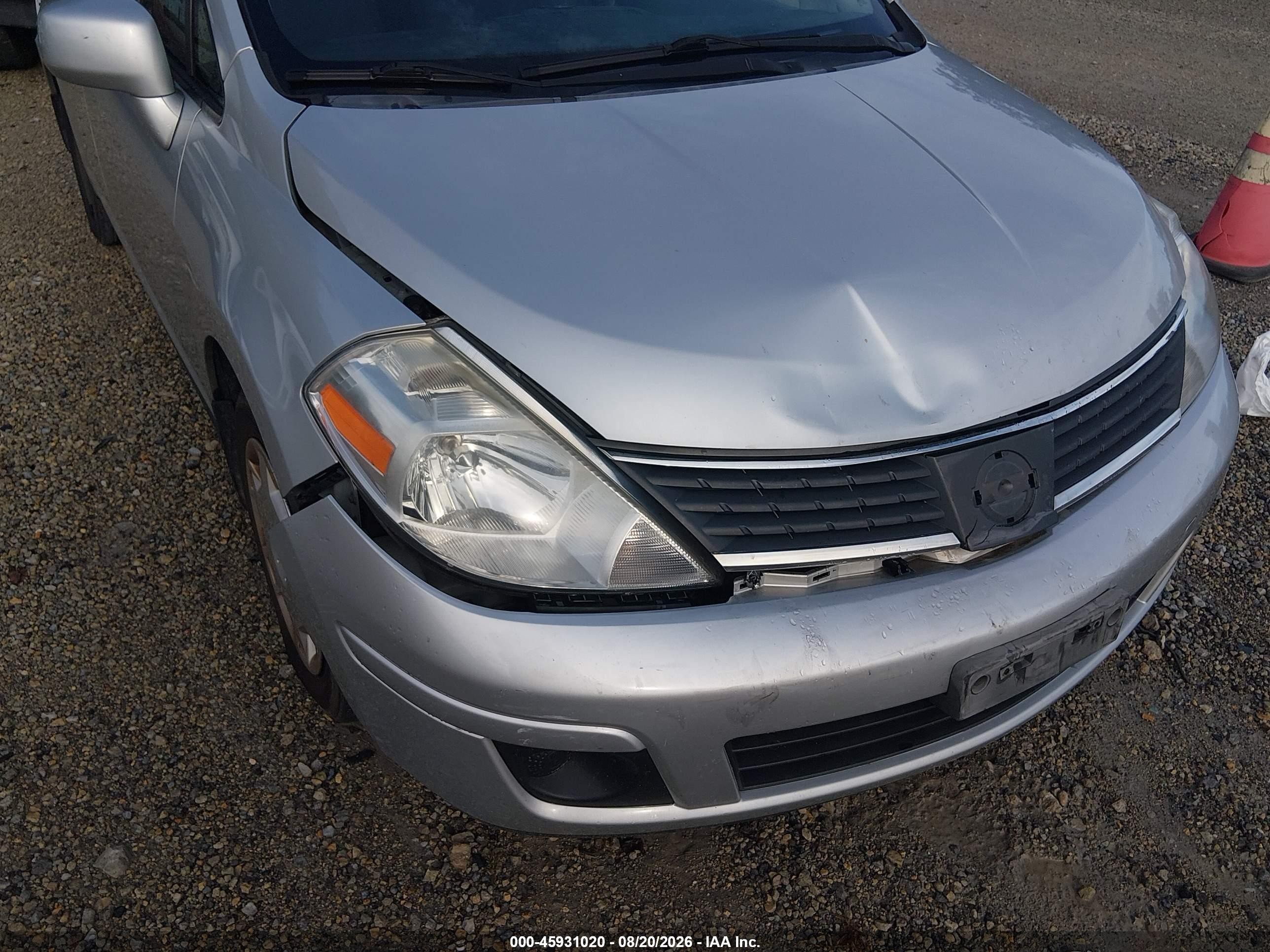 2007 Nissan Versa 1.8s Серебряный vin: 3N1BC13E27L389396