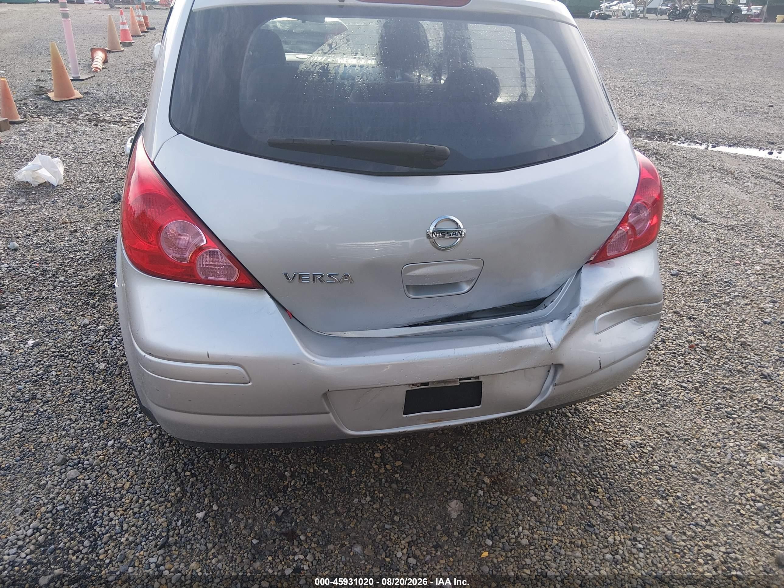 2007 Nissan Versa 1.8s Серебряный vin: 3N1BC13E27L389396