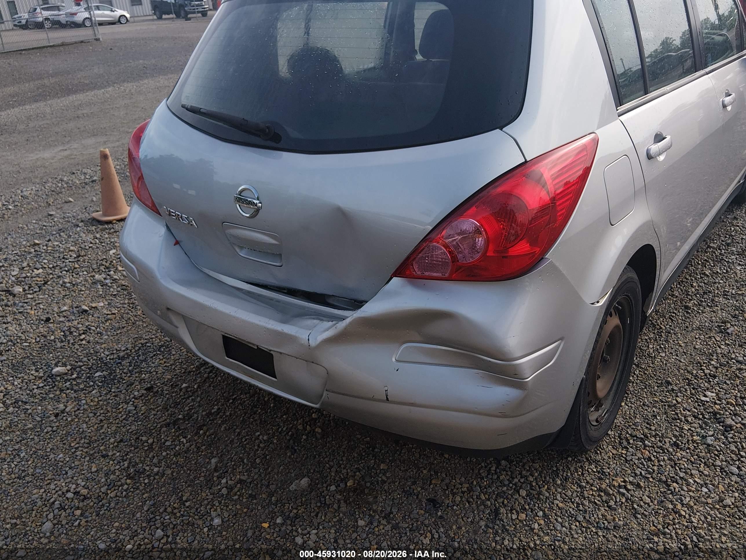 2007 Nissan Versa 1.8s Серебряный vin: 3N1BC13E27L389396