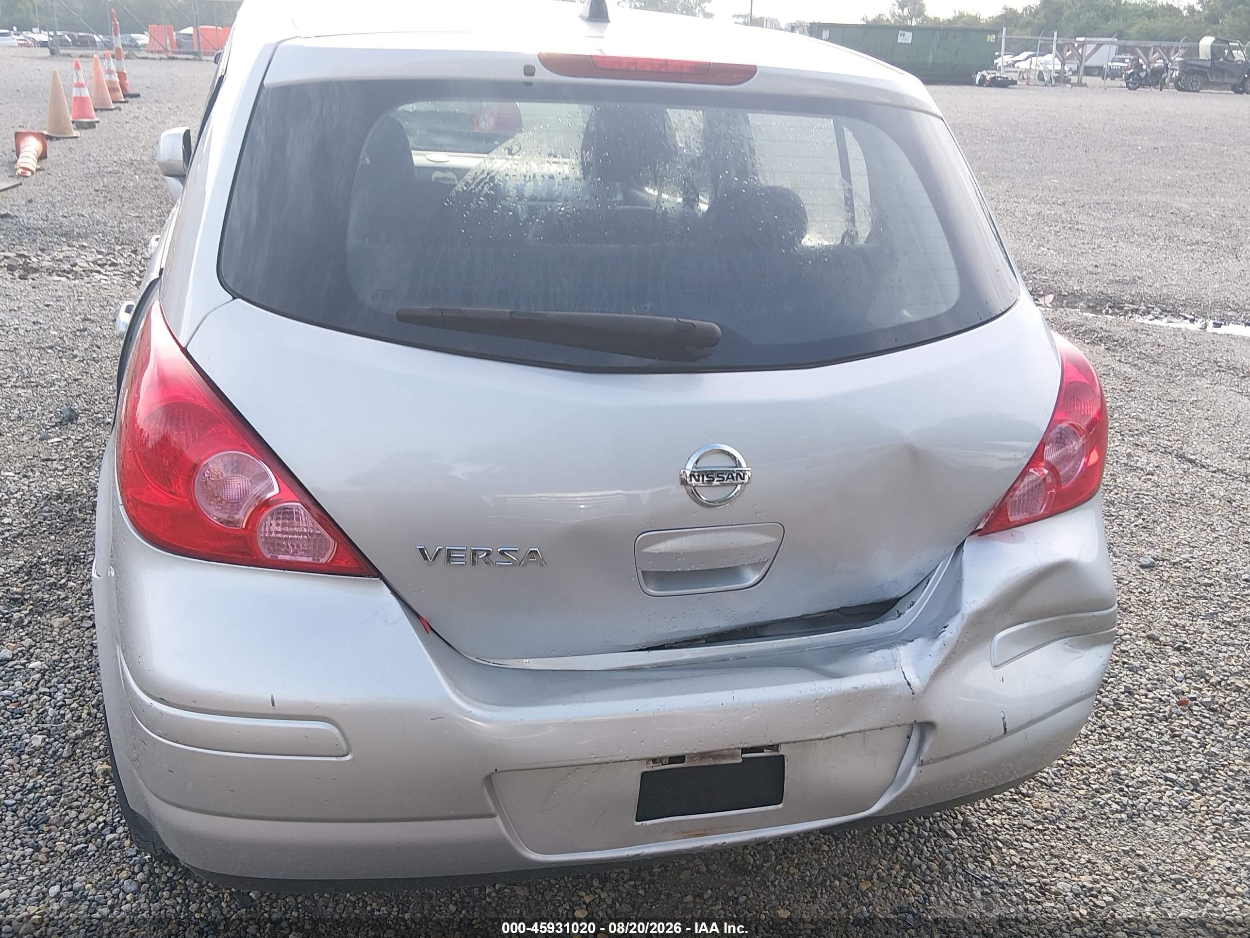 2007 Nissan Versa 1.8s Серебряный vin: 3N1BC13E27L389396
