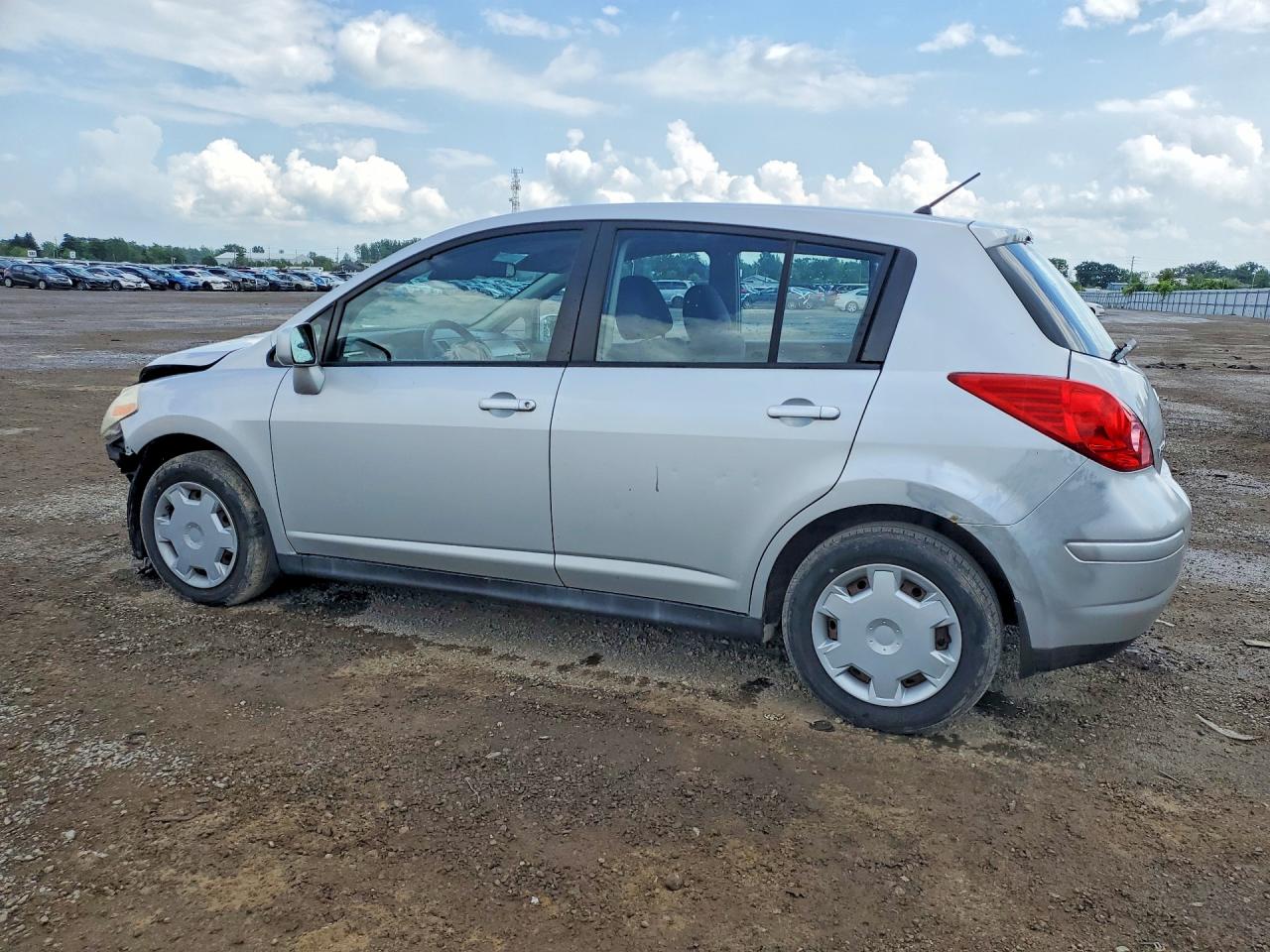 2007 Nissan Versa S Silver vin: 3N1BC13E27L427743