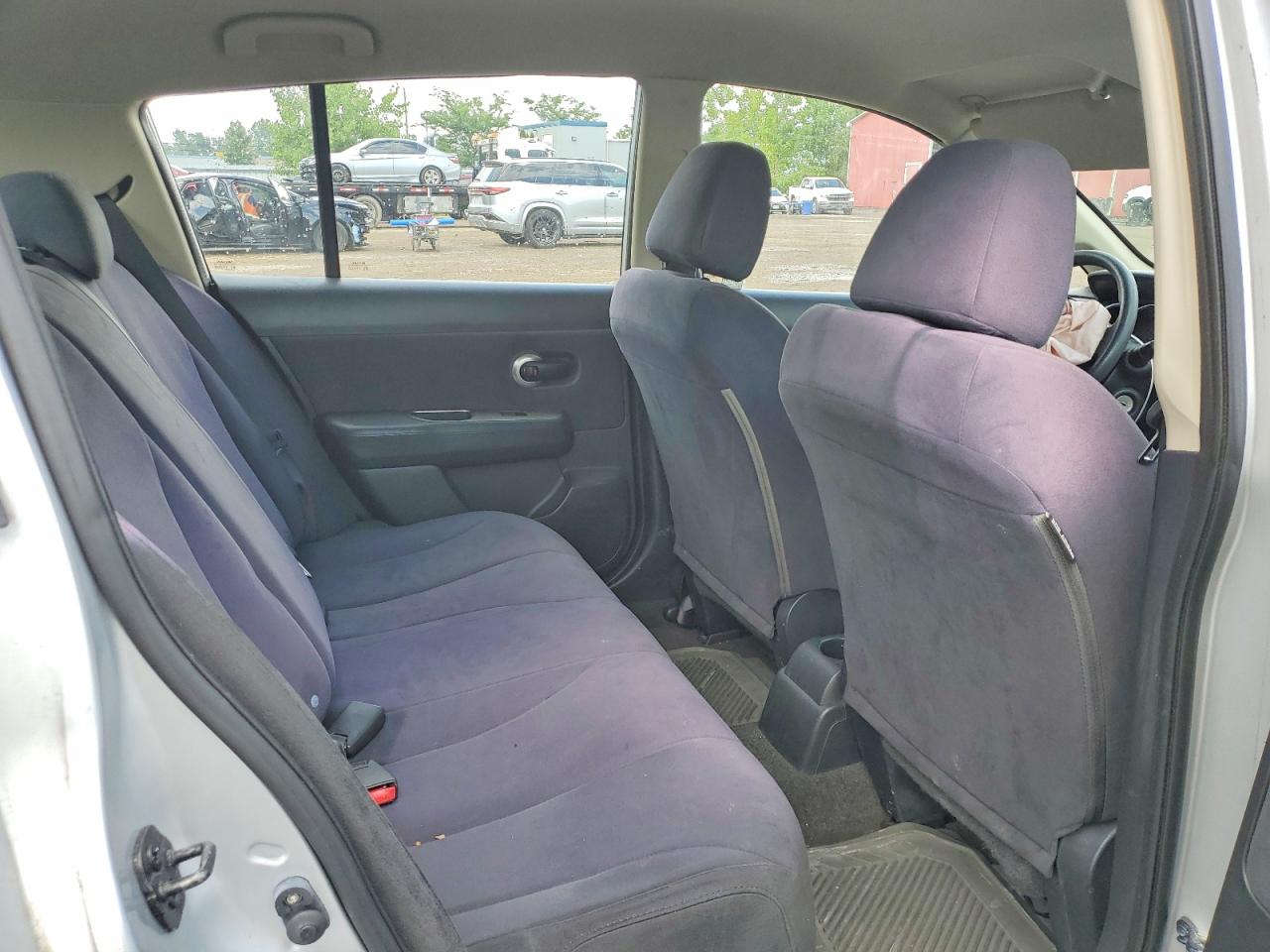 2007 Nissan Versa S Silver vin: 3N1BC13E27L427743