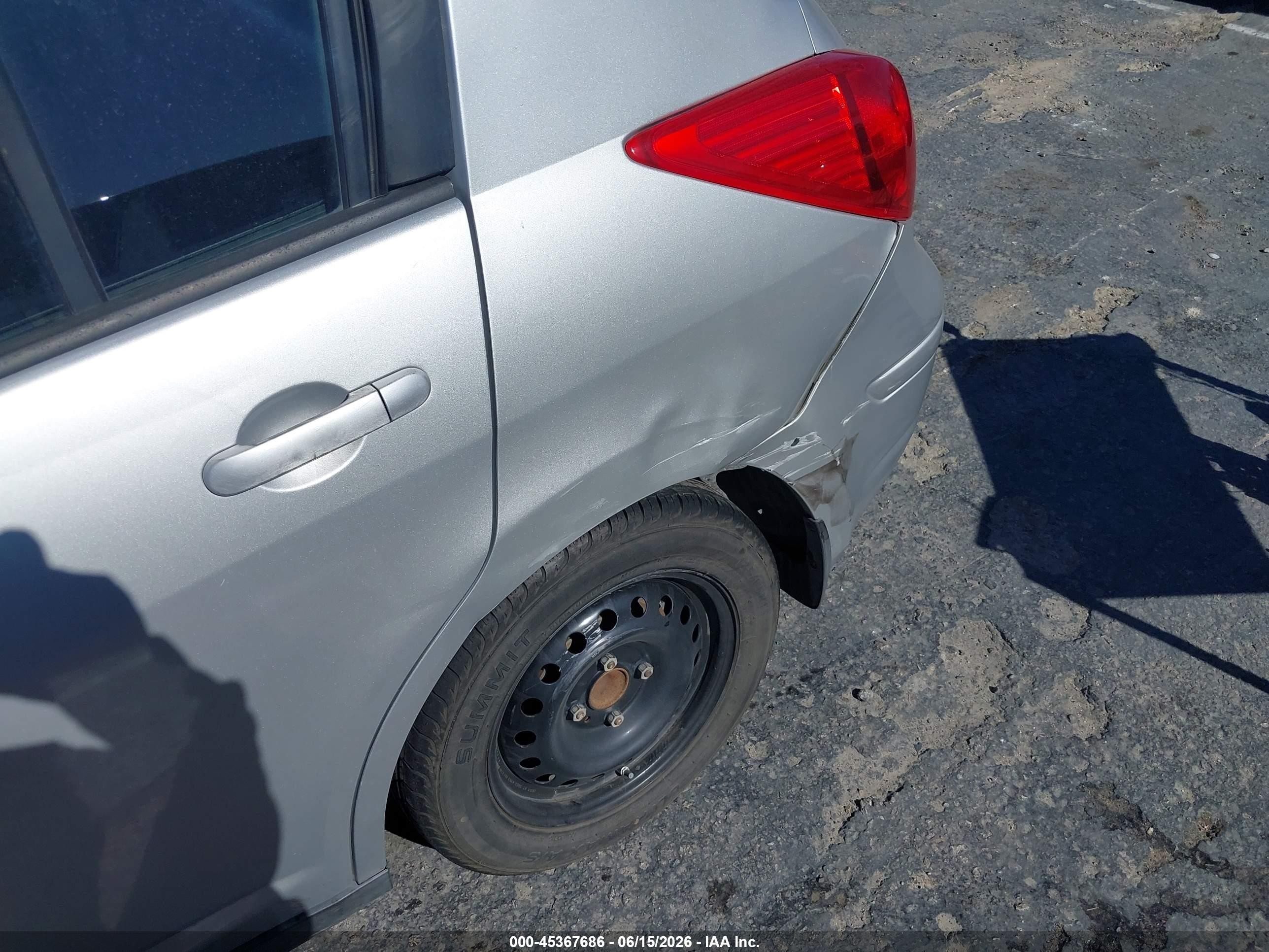 2007 Nissan Versa 1.8s Серебряный vin: 3N1BC13E27L454165