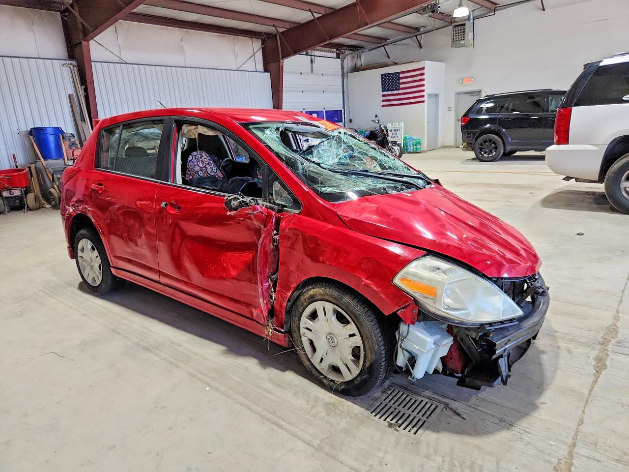 2009 Nissan Versa 1.8 S Красный vin: 3N1BC13E29L353758