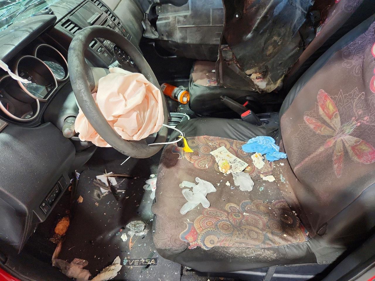2009 Nissan Versa 1.8 S Красный vin: 3N1BC13E29L353758
