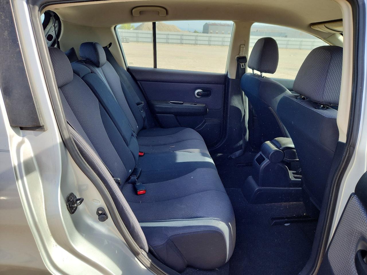 2009 Nissan Versa 1.8 S Silver vin: 3N1BC13E29L370169