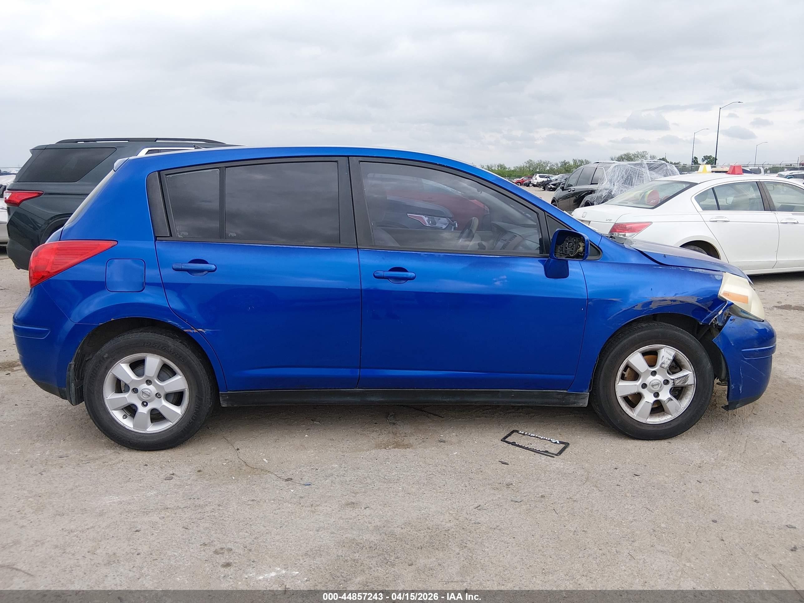 2009 Nissan Versa 1.8s Blue vin: 3N1BC13E29L402229