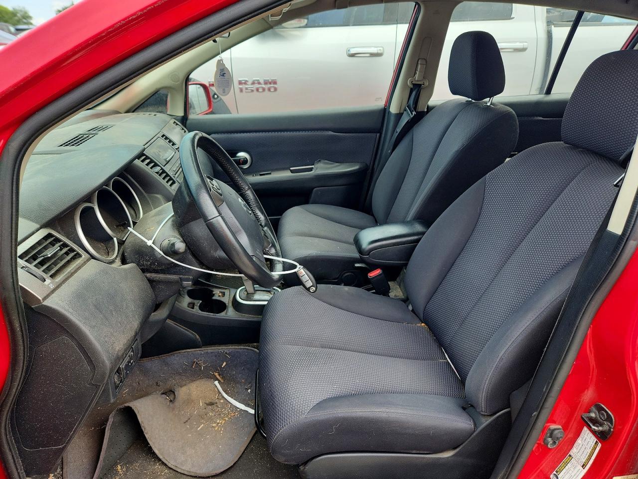 2009 Nissan Versa 1.8 S Red vin: 3N1BC13E29L407950