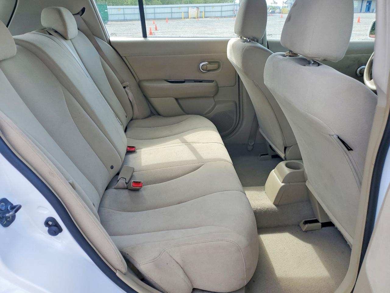2009 Nissan Versa 1.8 S White vin: 3N1BC13E29L440575