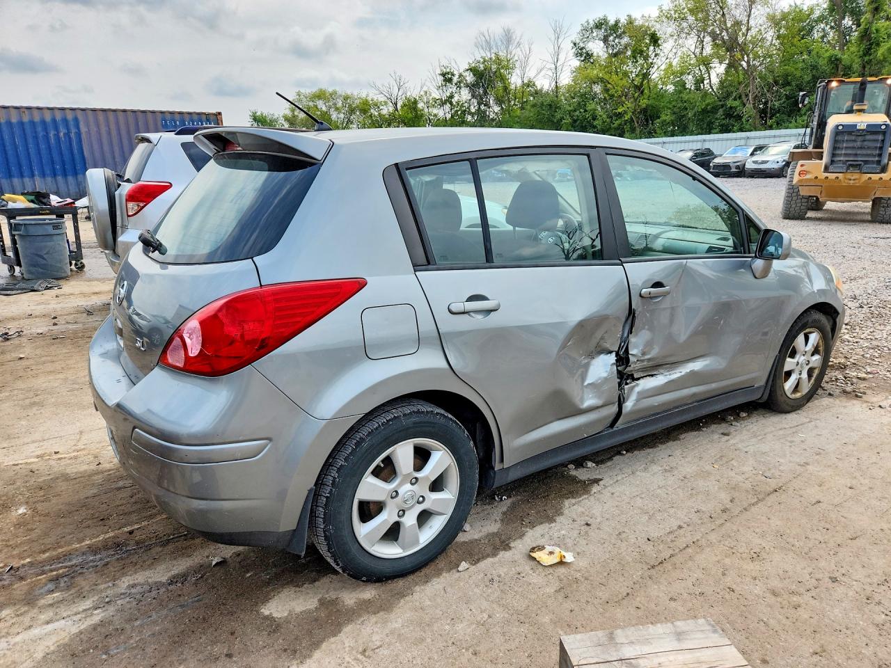 2007 Nissan Versa 1.8 S Silver vin: 3N1BC13E37L409655