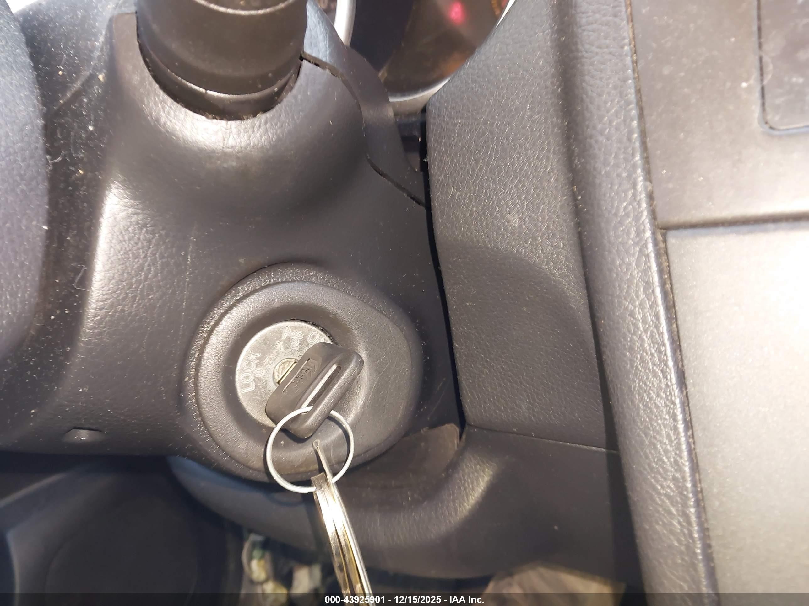 2007 Nissan Versa 1.8sl Silver vin: 3N1BC13E37L415276