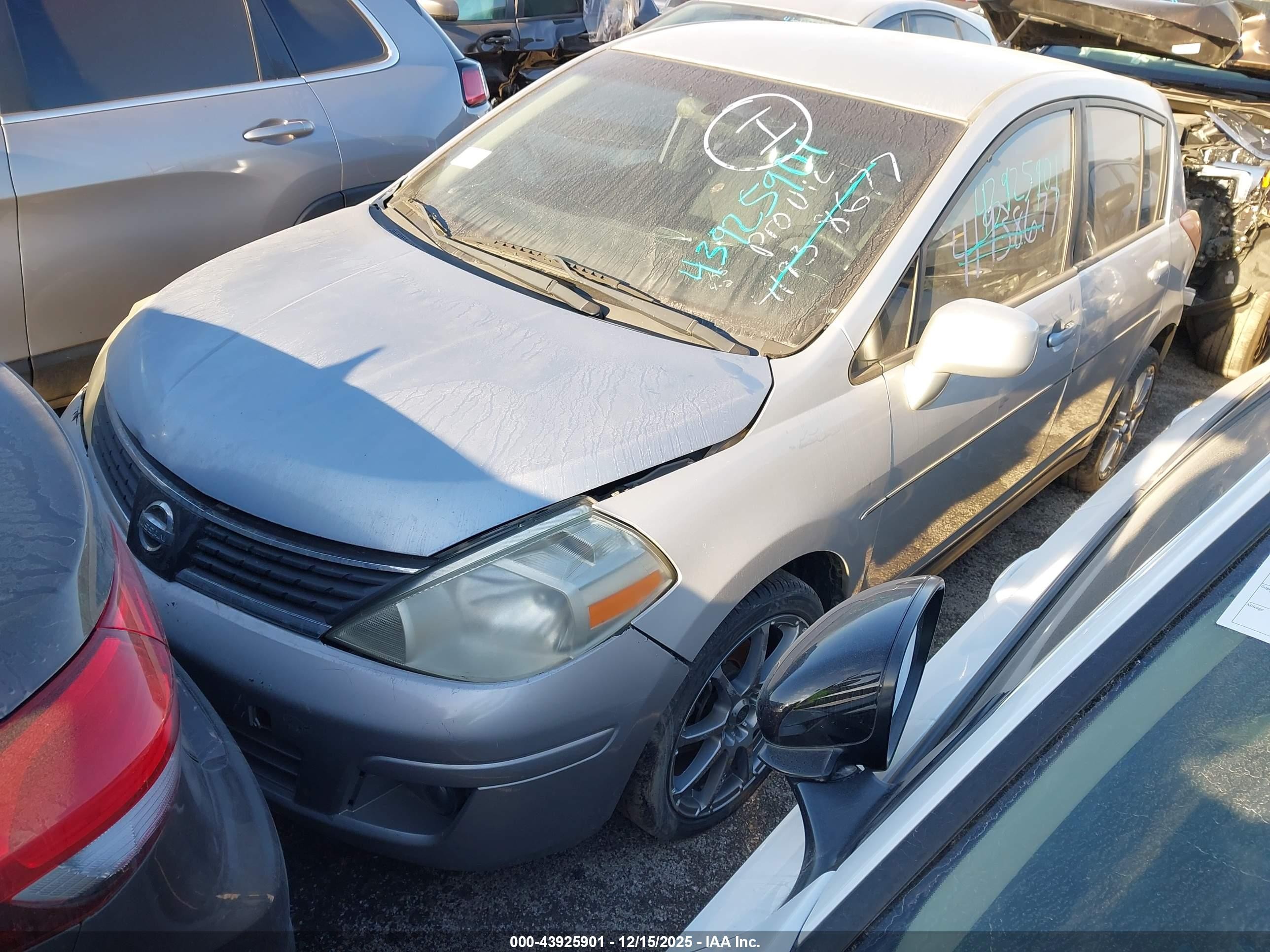 2007 Nissan Versa 1.8sl Silver vin: 3N1BC13E37L415276