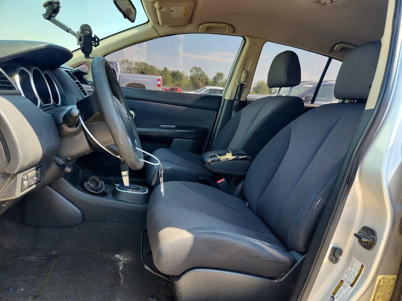 2007 Nissan Versa 1.8 S Серебряный vin: 3N1BC13E37L425385