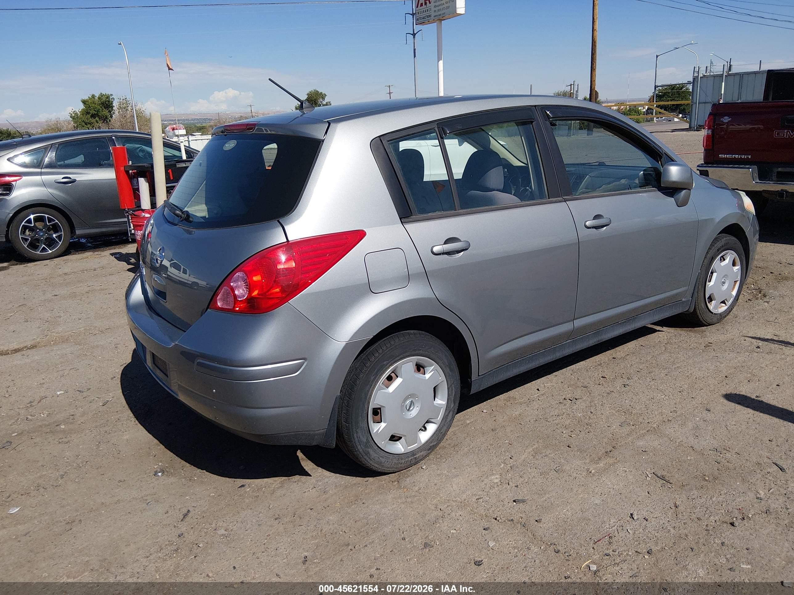 2008 Nissan Versa 1.8 S Silver vin: 3N1BC13E38L453687