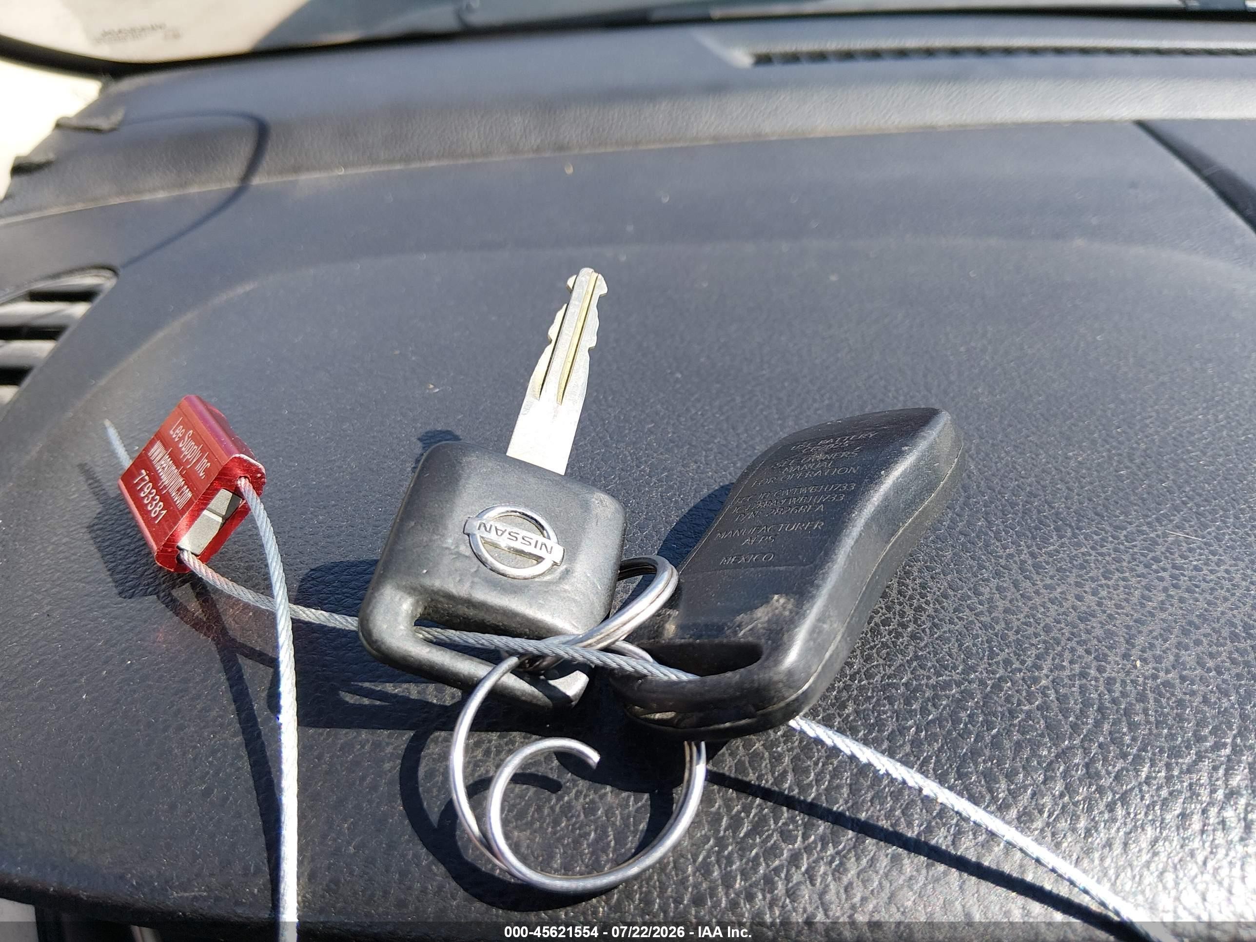 2008 Nissan Versa 1.8 S Silver vin: 3N1BC13E38L453687