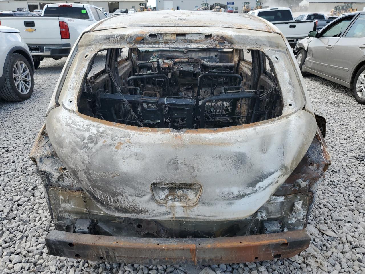 2009 Nissan Versa S Burn vin: 3N1BC13E39L413062