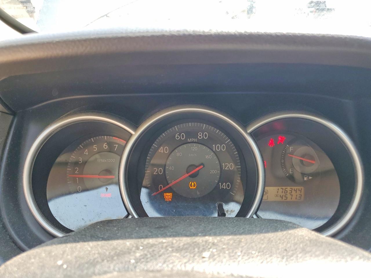 2009 Nissan Versa 1.8 S Silver vin: 3N1BC13E39L414504