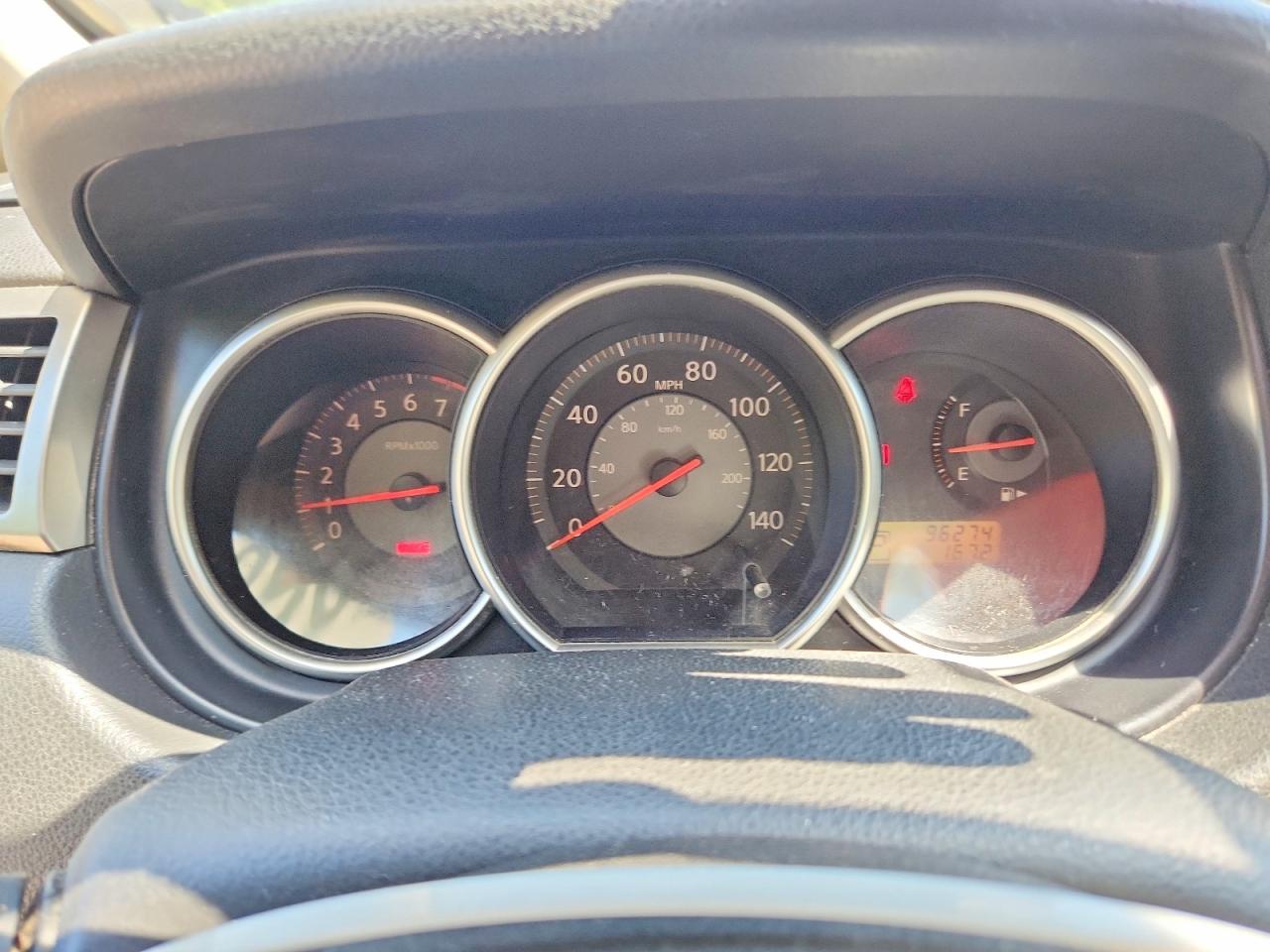 2007 Nissan Versa 1.8 S Silver vin: 3N1BC13E47L421684
