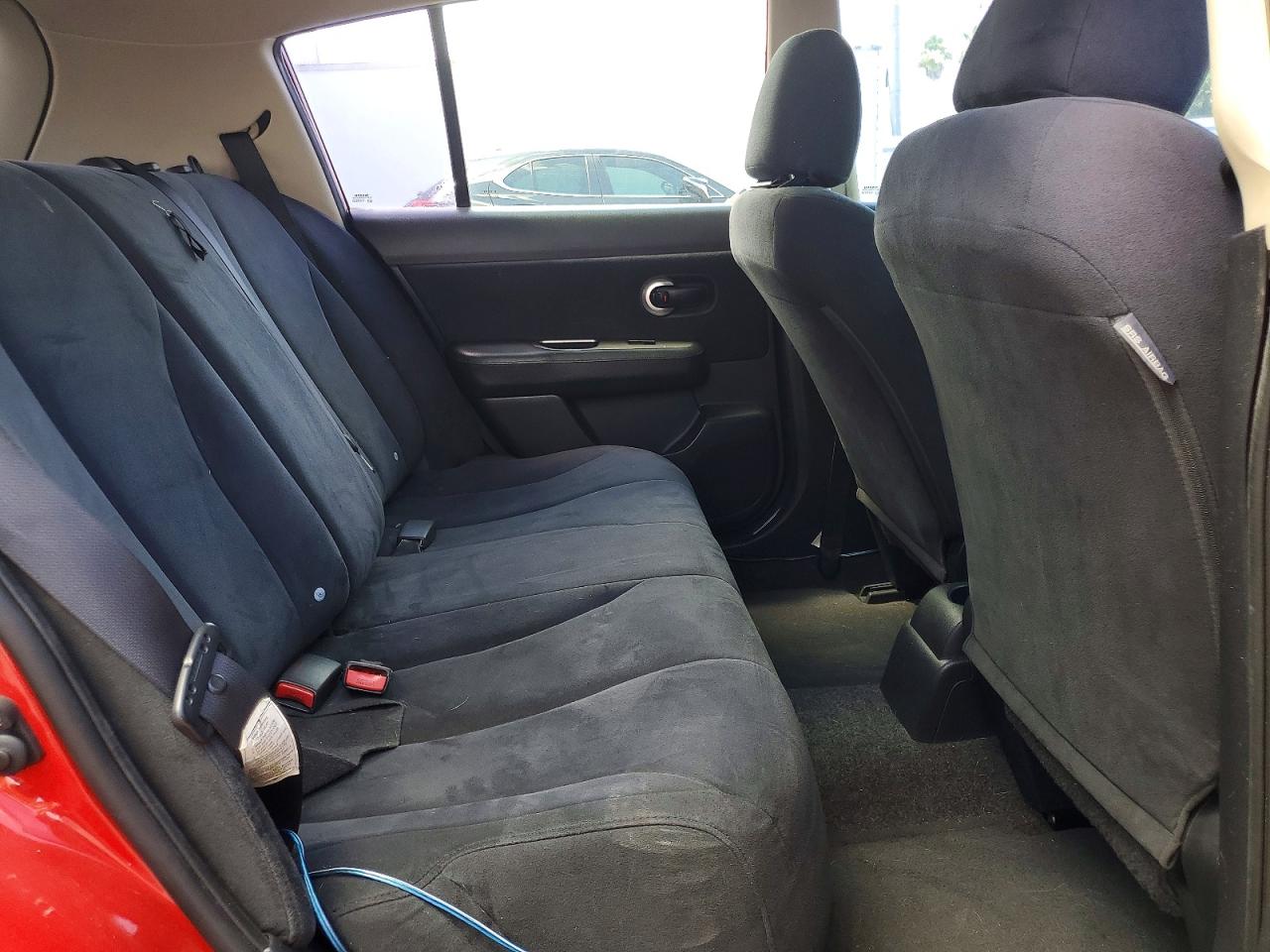 2008 Nissan Versa 1.8 S Red vin: 3N1BC13E48L350598