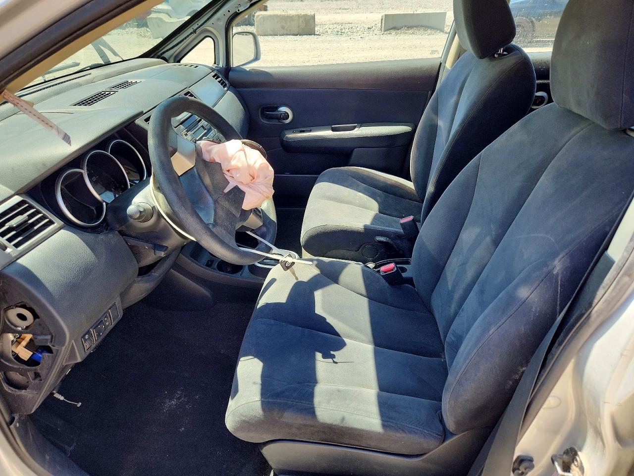 2008 Nissan Versa 1.8 S Silver vin: 3N1BC13E48L385108