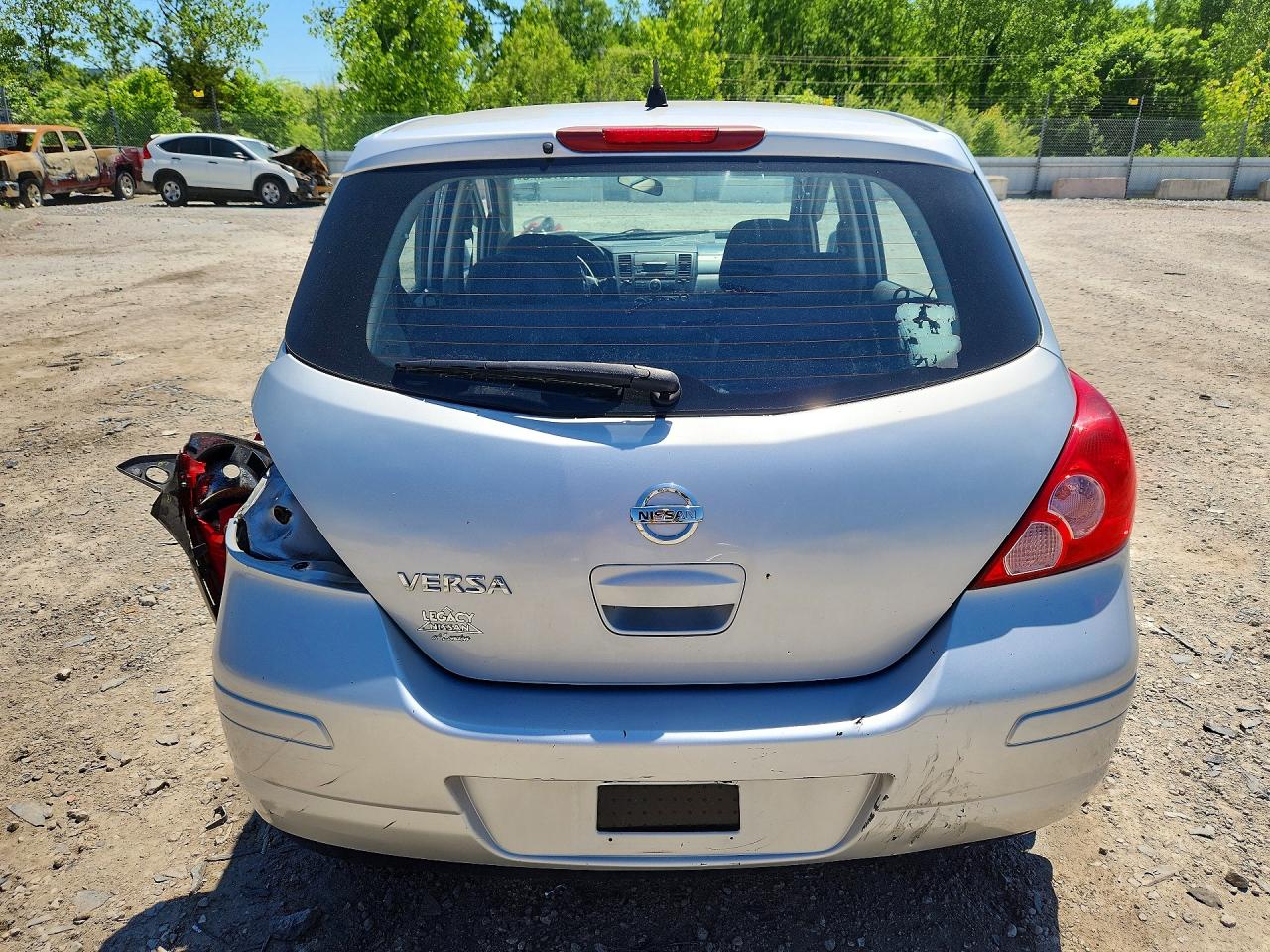 2008 Nissan Versa 1.8 S Silver vin: 3N1BC13E48L385108